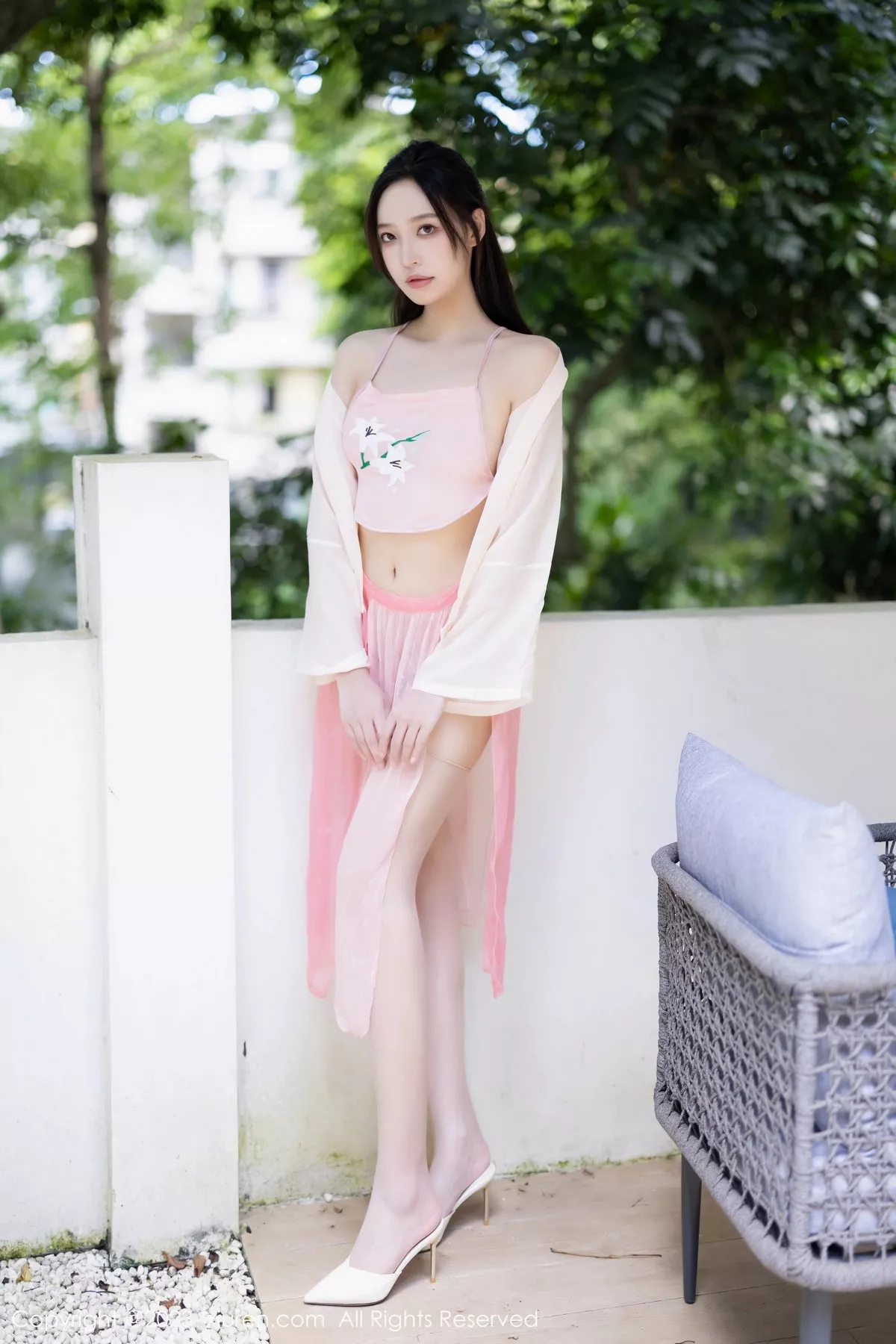 秀人集.com_[XiuRen秀人网]No.7139_模特郑颖姗Bev性感白色连衣长裙配原色丝袜秀苗条身姿诱惑写真83P