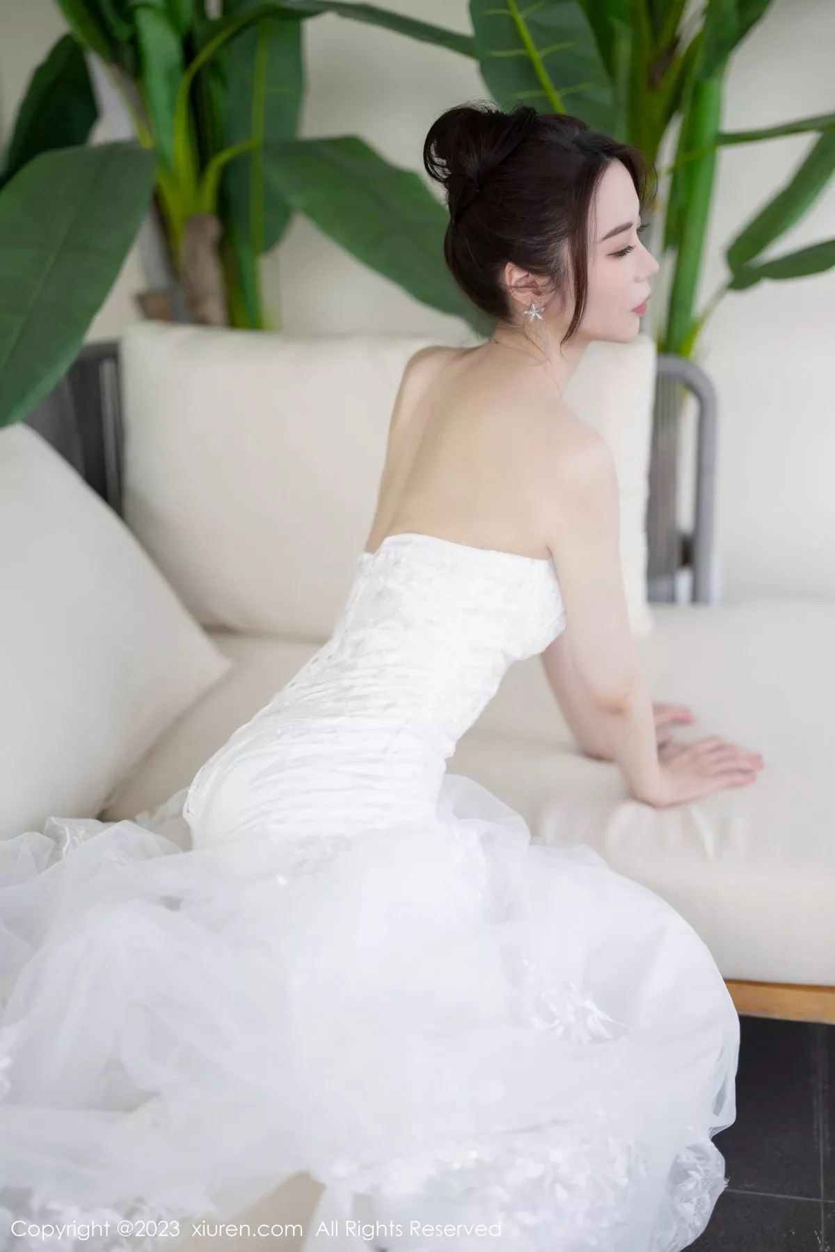 秀人集.com_[XiuRen秀人网]No.7310_模特梦心玥安吉旅拍性感白色婚纱服饰半脱秀曼妙身姿诱惑写真83P