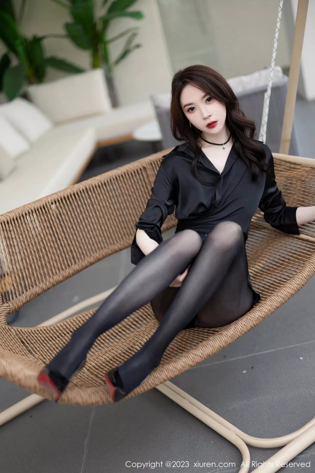 秀人集.com_[XiuRen秀人网]No.7332_模特梦心玥性感黑衬衫露黑色情趣服饰配超薄黑丝迷人诱惑写真84P