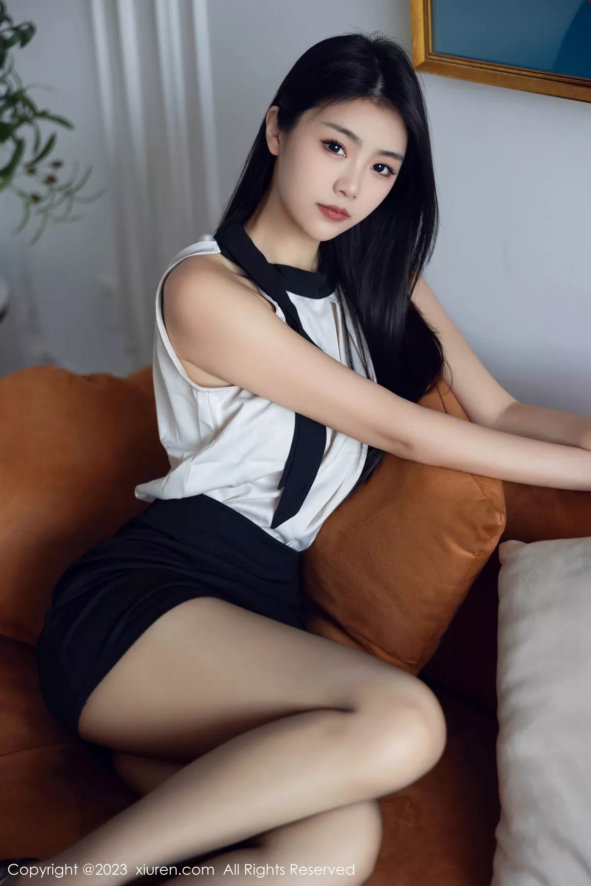 秀人集.com_[XiuRen秀人网]No.7342_模特可乐Vicky性感黑白拼色连衣短裙配超薄黑丝秀美腿诱惑写真81P