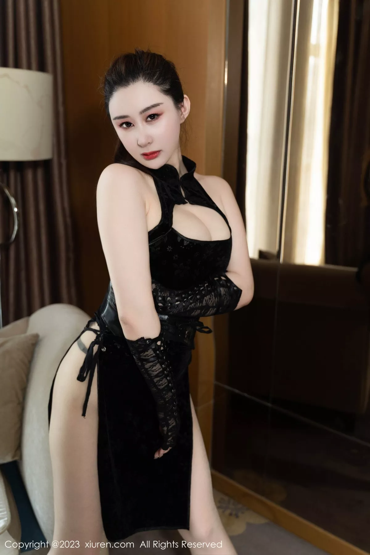 秀人集.com_[XiuRen秀人网]No.7351_模特王俪丁呀性感黑色蕾丝内衣配超薄肉丝秀丰满身材诱惑写真70P