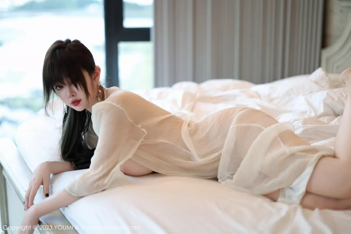 秀人集.com_[YouMi尤蜜荟]Vol.983_女神王雨纯性感浅色长款旗袍露白色内衣配肉丝袜完美诱惑写真79P