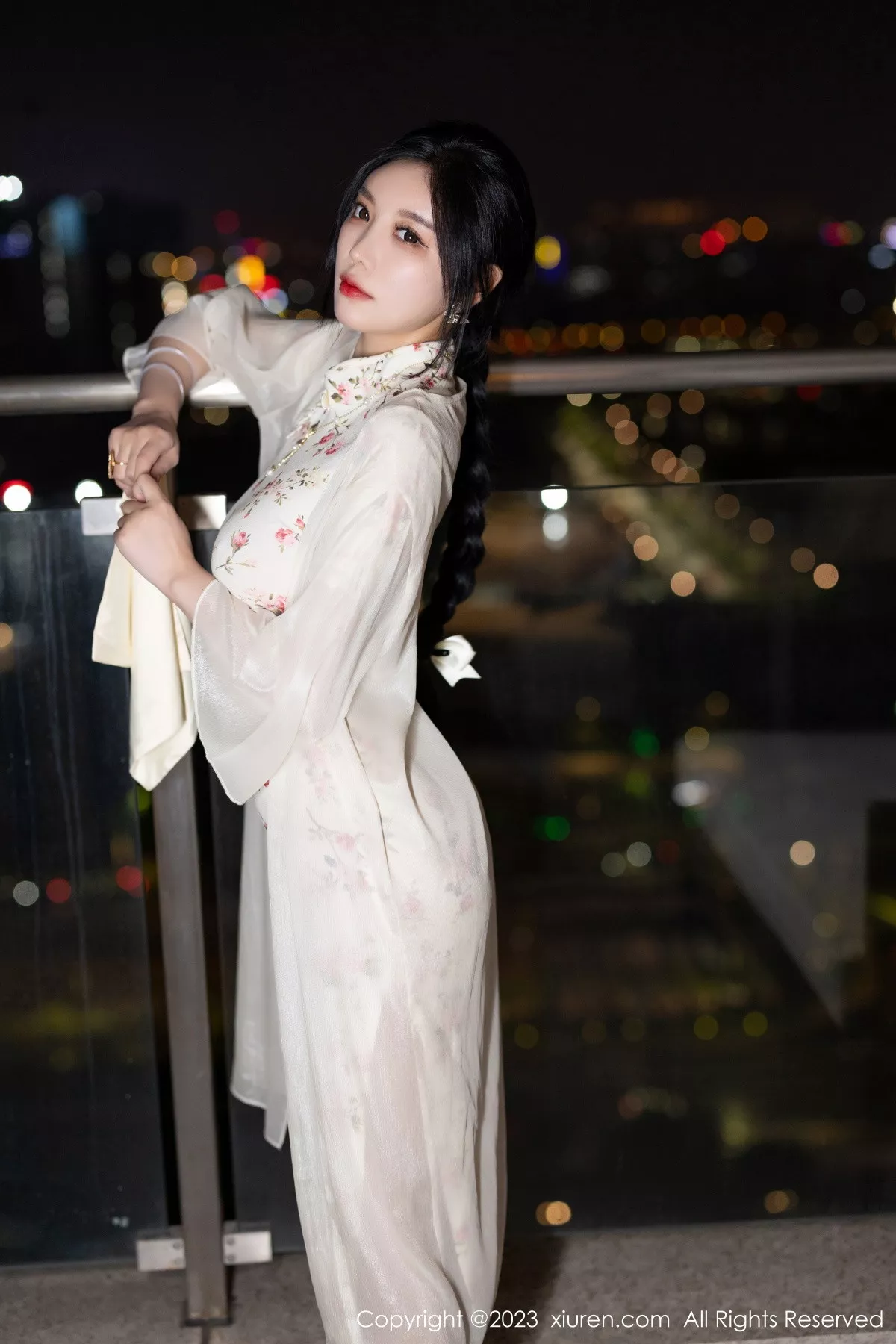 秀人集.com_[XiuRen秀人网]No.7363_女神杨晨晨Yome性感米色长旗袍配开档肉丝秀丰腴身材诱惑写真86P