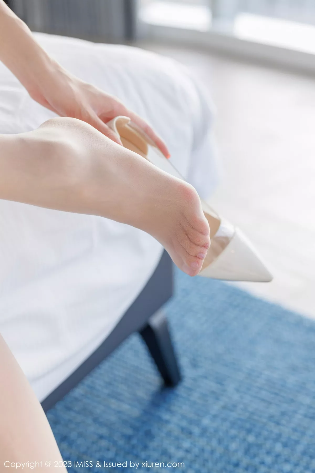 秀人集.com_[IMISS爱蜜社]Vol.750_模特泥鳅鳅性感白色背带连衣裙露果绿内衣配超薄肉丝诱惑写真62P