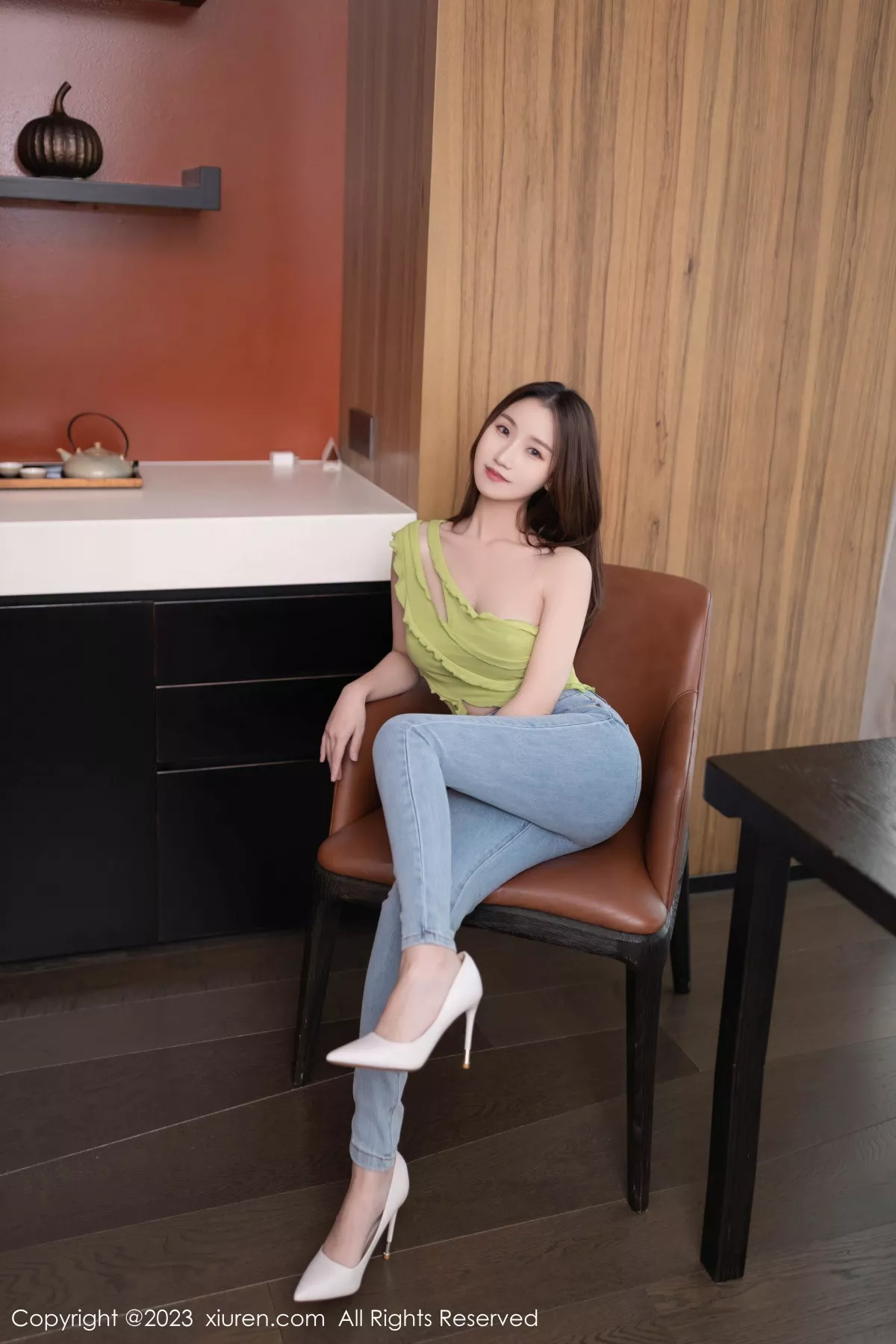 秀人集.com_[XiuRen秀人网]No.7381_模特杏子Yada性感果绿色上衣配牛仔裤秀曼妙身姿迷人诱惑写真85P