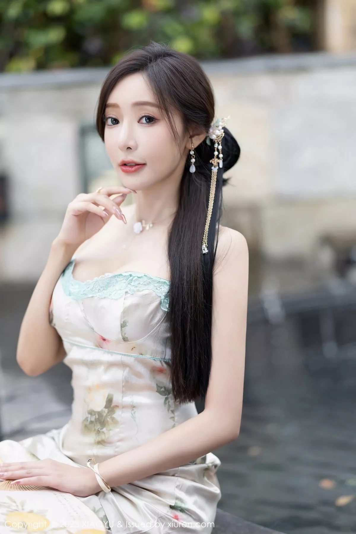 秀人集.com_[XiaoYu画语界]Vol.1097_女神王馨瑶yanni性感浅色吊带长裙+粉色情趣旗袍完美诱惑写真83P