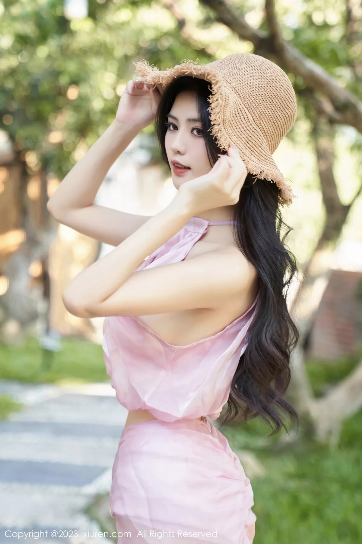 秀人集.com_[XiuRen秀人网]No.7281_模特浅浅Danny户外场景性感玫红薄透套装秀曼妙身姿诱惑写真79P