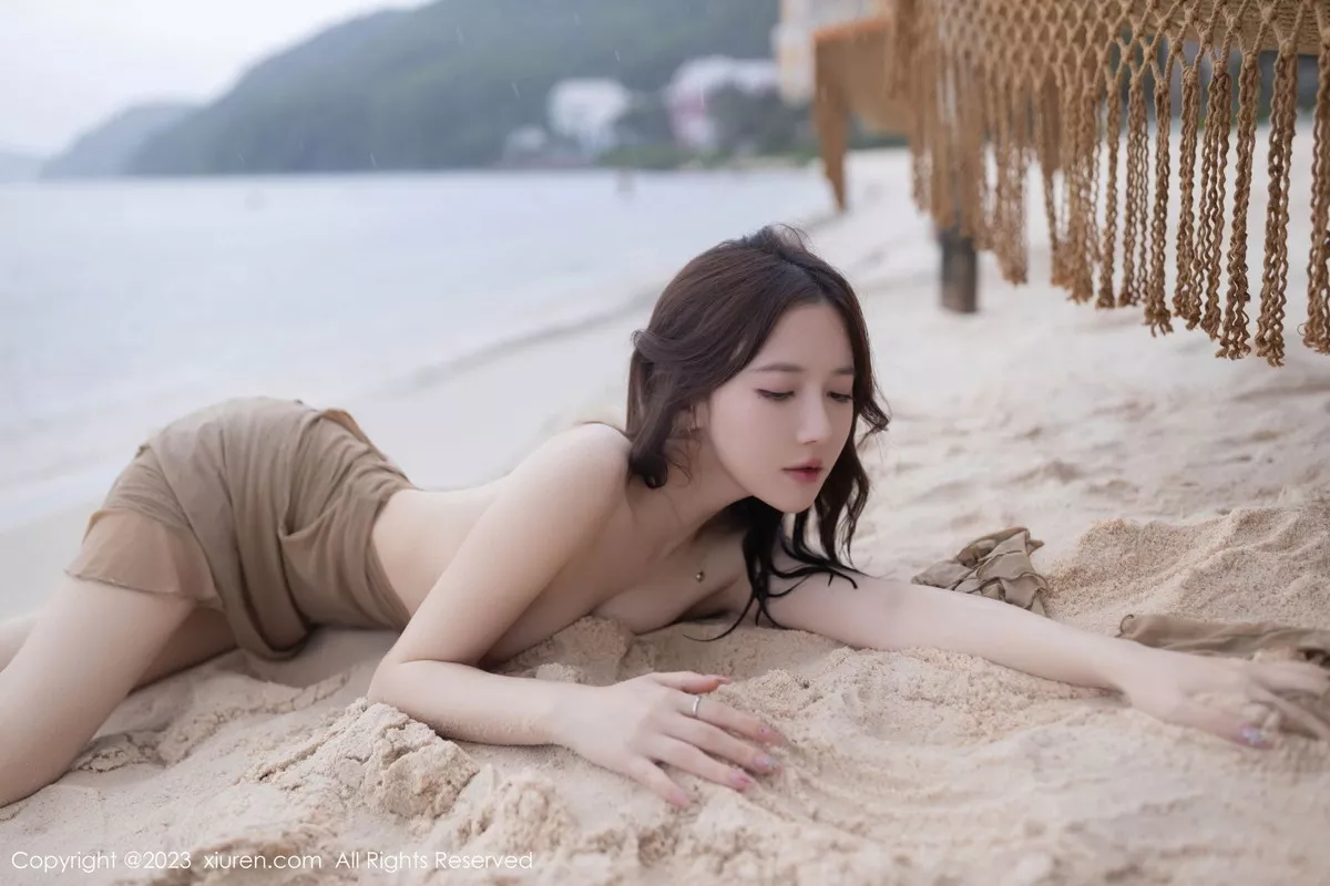 秀人集.com_[XiuRen秀人网]No.7288_模特鱼子酱Fish沙滩场景性感咖啡色连衣裙秀曼妙身姿诱惑写真77P