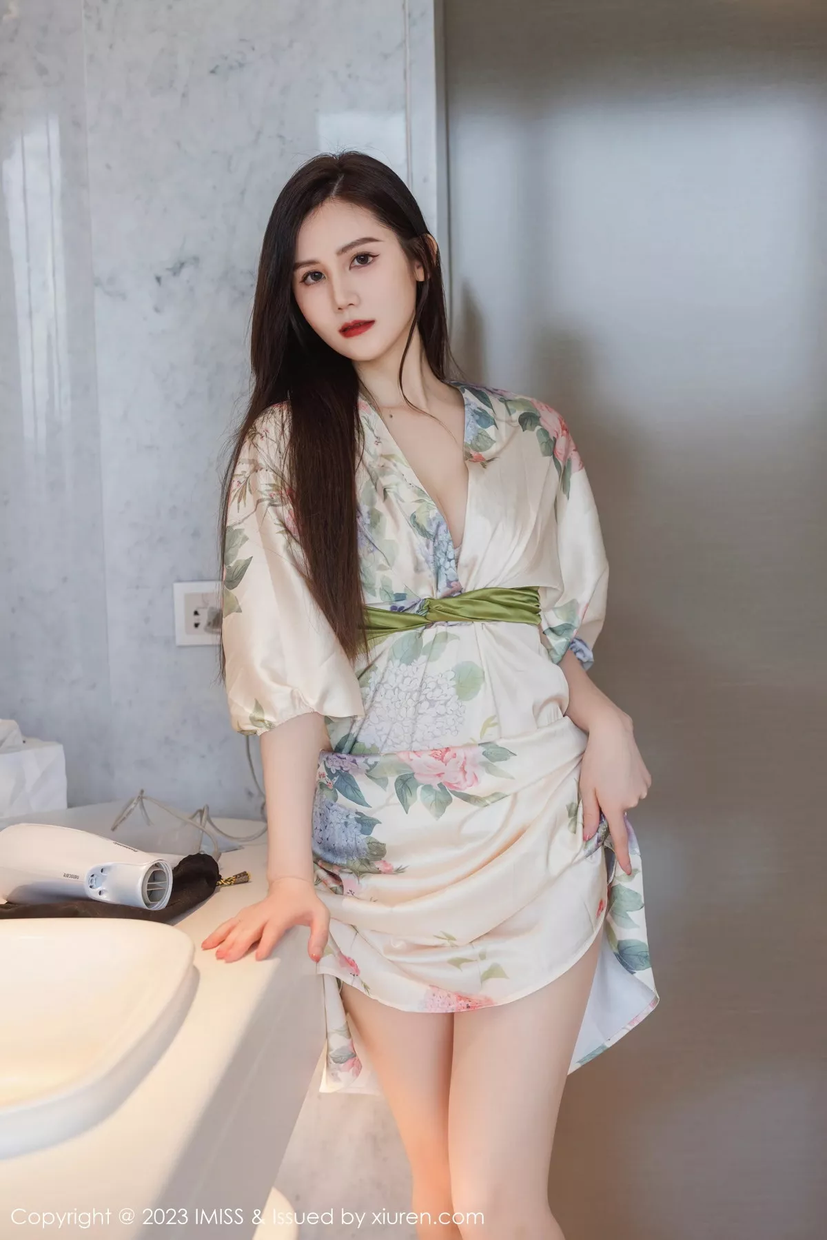 秀人集.com_[IMISS爱蜜社]Vol.745_女神SISY思性感带图案长裙露浅色内衣配超薄肉丝完美诱惑写真55P