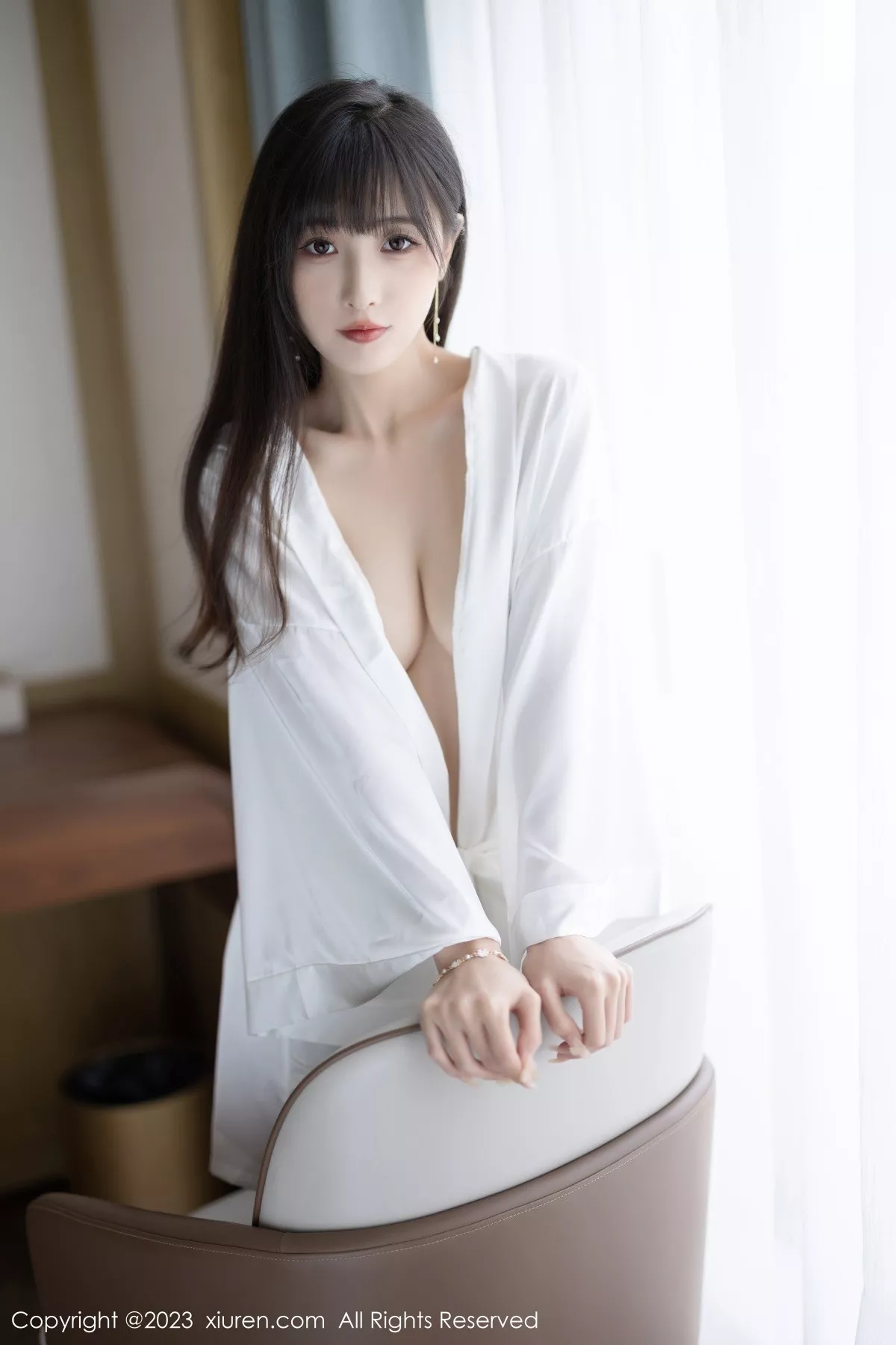 秀人集.com_[XiuRen秀人网]No.7297_模特林星阑性感白色连衣长裙配凉高跟半撩秀翘臀美腿诱惑写真84P