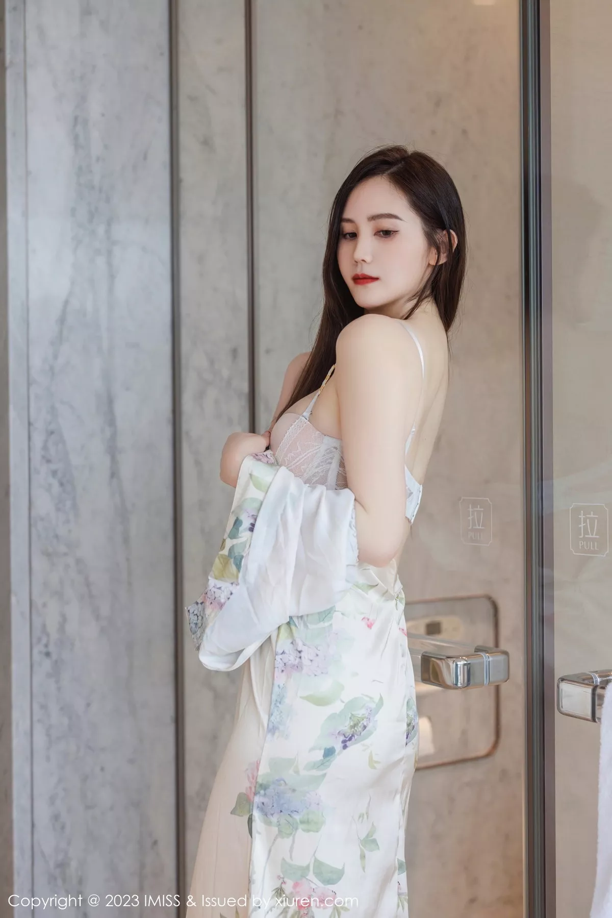 秀人集.com_[IMISS爱蜜社]Vol.745_女神SISY思性感带图案长裙露浅色内衣配超薄肉丝完美诱惑写真55P