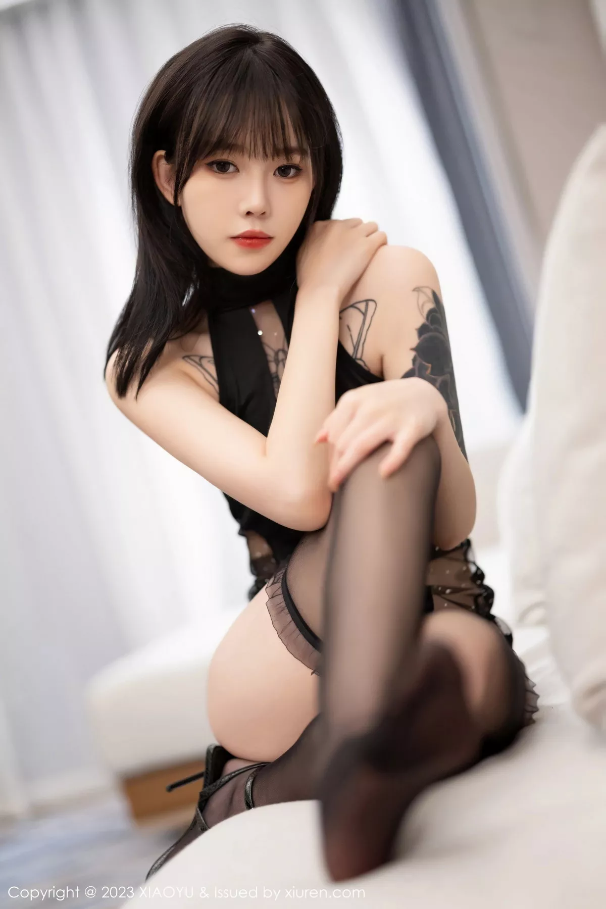 秀人集.com_[XiaoYu画语界]Vol.1101_模特奶瓶性感黑色服饰+红色薄纱情趣内衣秀完美身姿诱惑写真82P