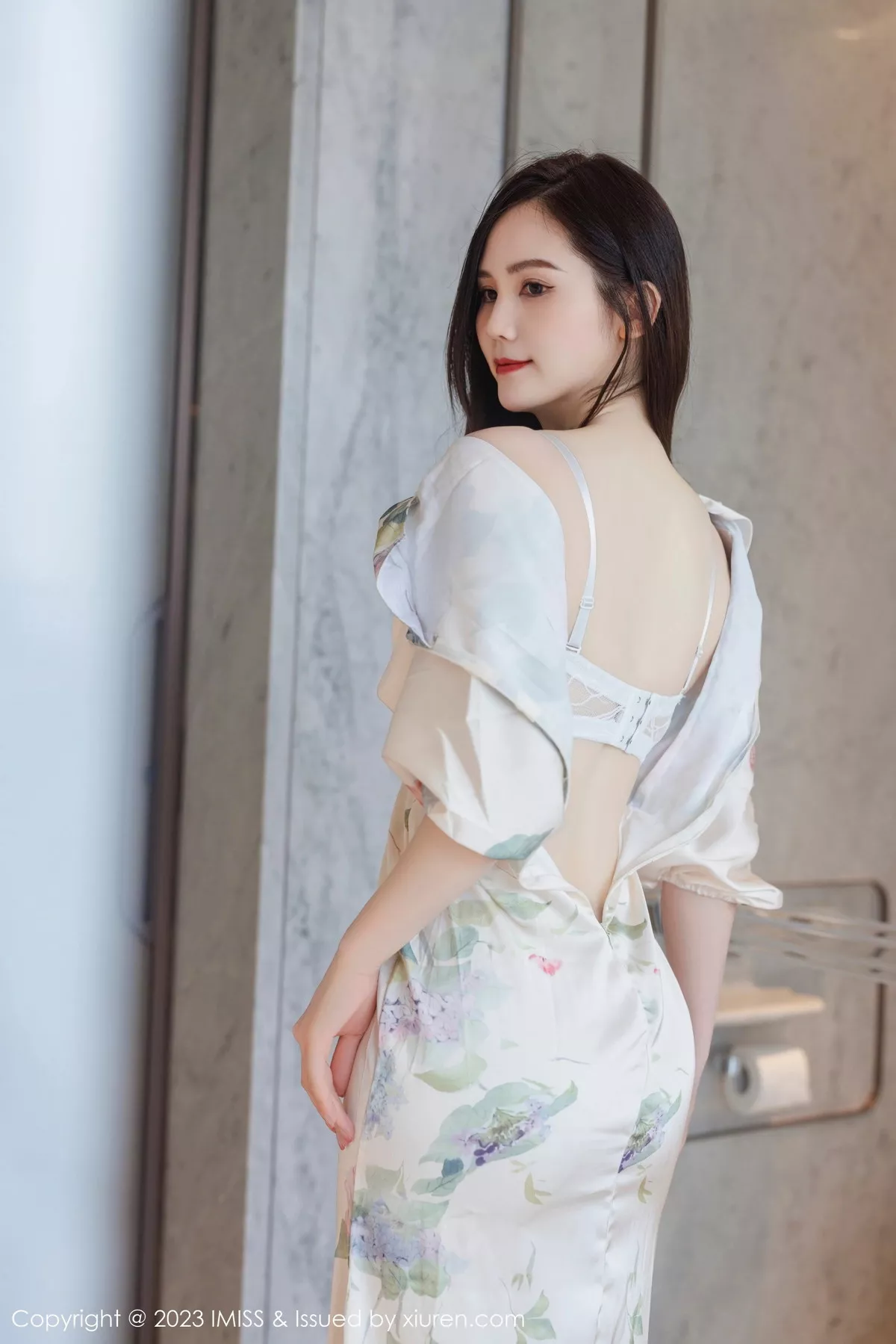 秀人集.com_[IMISS爱蜜社]Vol.745_女神SISY思性感带图案长裙露浅色内衣配超薄肉丝完美诱惑写真55P