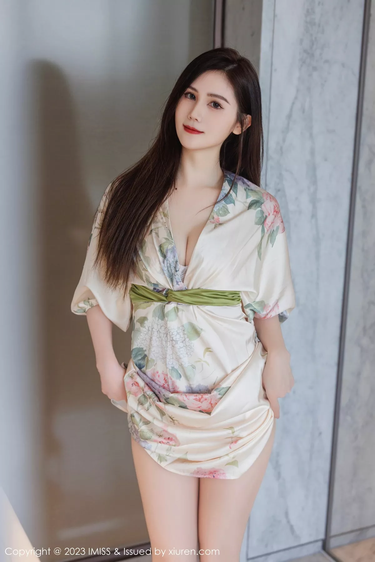 秀人集.com_[IMISS爱蜜社]Vol.745_女神SISY思性感带图案长裙露浅色内衣配超薄肉丝完美诱惑写真55P