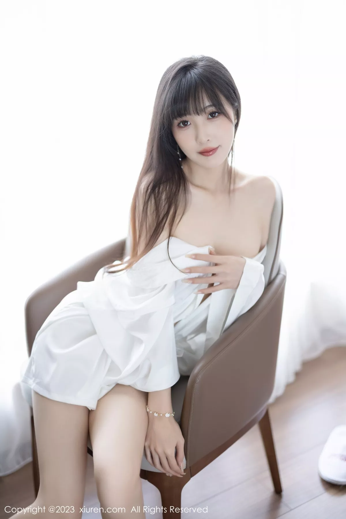 秀人集.com_[XiuRen秀人网]No.7297_模特林星阑性感白色连衣长裙配凉高跟半撩秀翘臀美腿诱惑写真84P