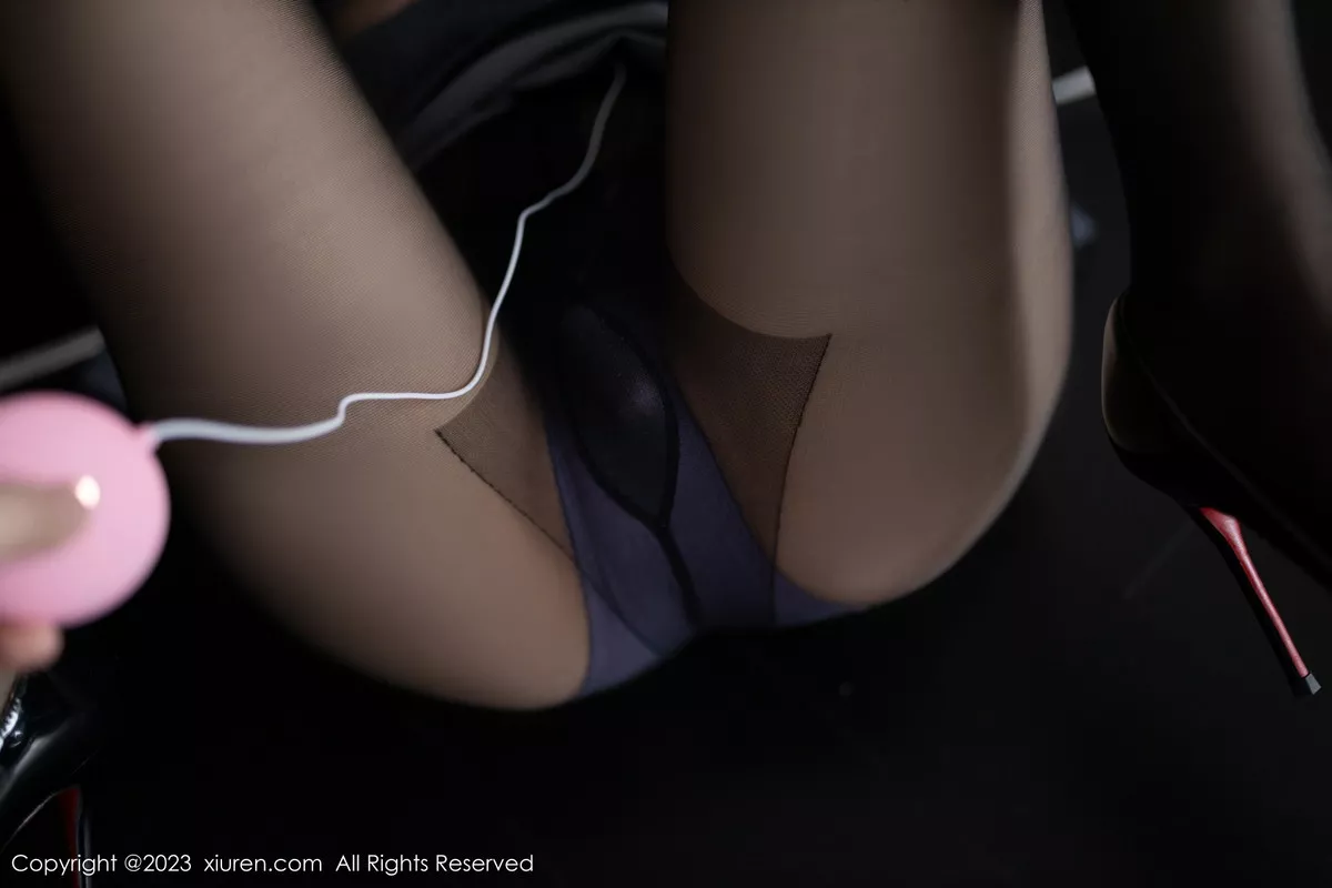 秀人集.com_[XiuRen秀人网]No.7423_模特陆萱萱捆绑主题性感深灰色Ol服饰露紫灰蕾丝内衣诱惑写真80P