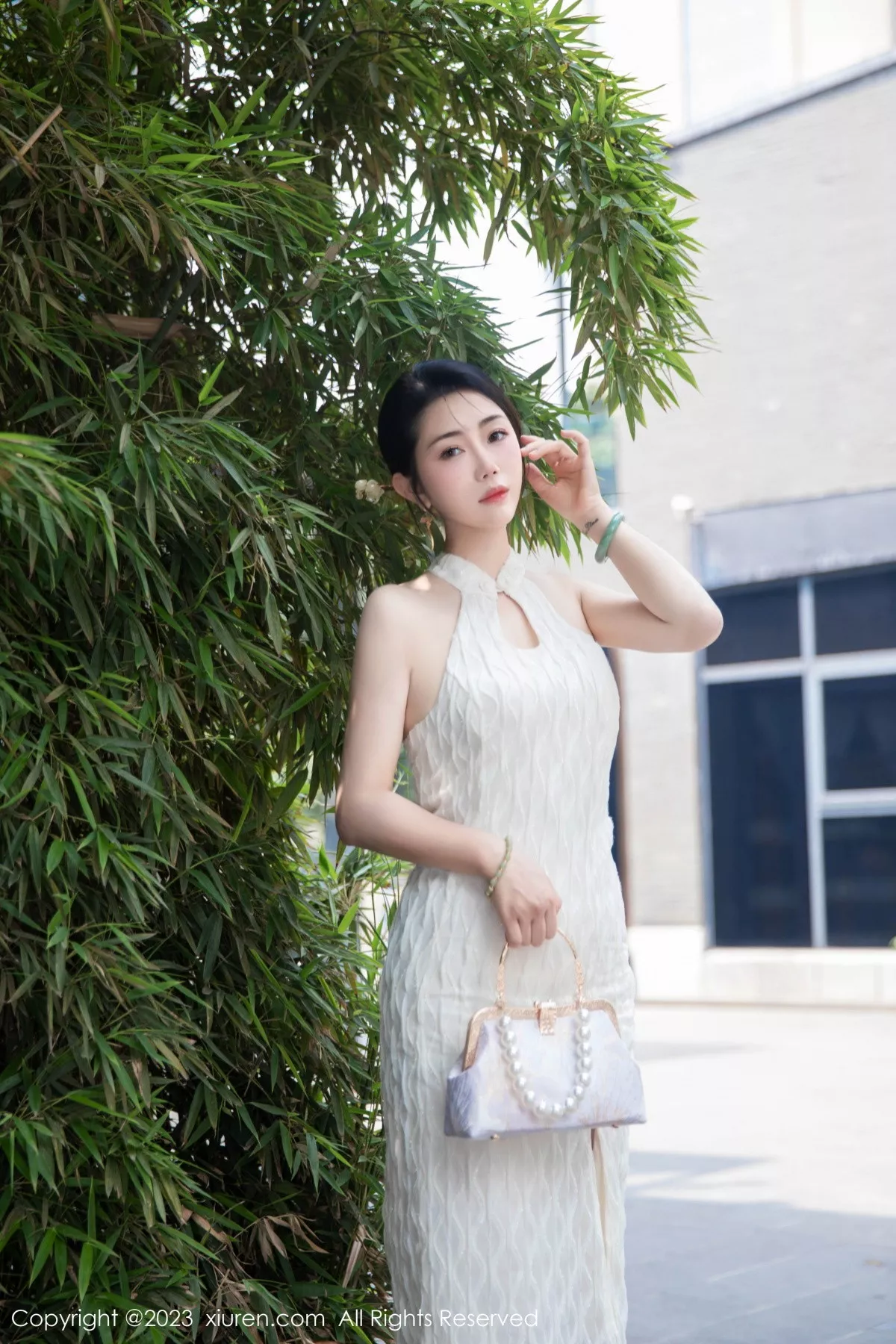 秀人集.com_[XiuRen秀人网]No.7435_模特严利娅Yuliya性感白色旗袍服饰秀婀娜身姿完美诱惑写真71P