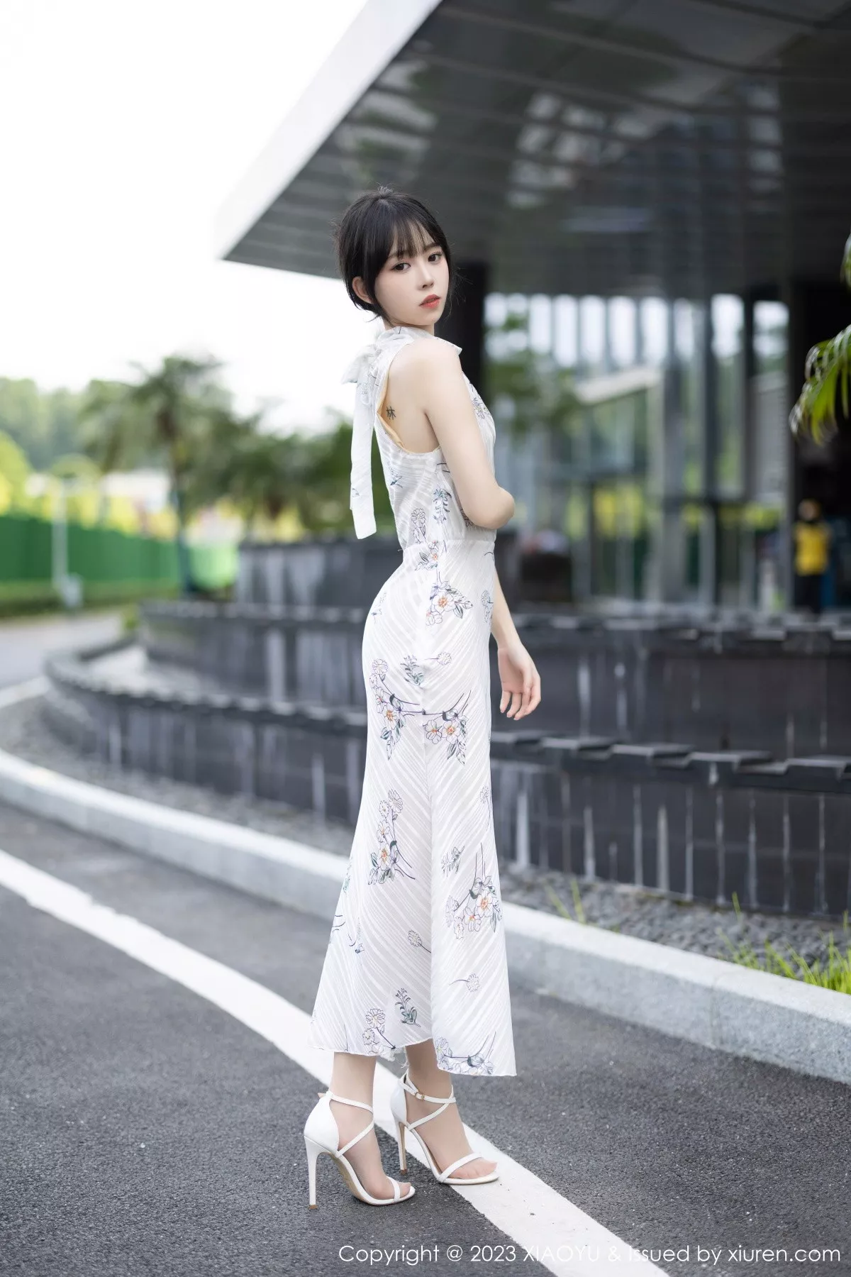 秀人集.com_[XiaoYu画语界]Vol.1118_模特奶瓶白色带图案旗袍+性感黑色小喵装扮秀曼妙身姿诱惑写真82P