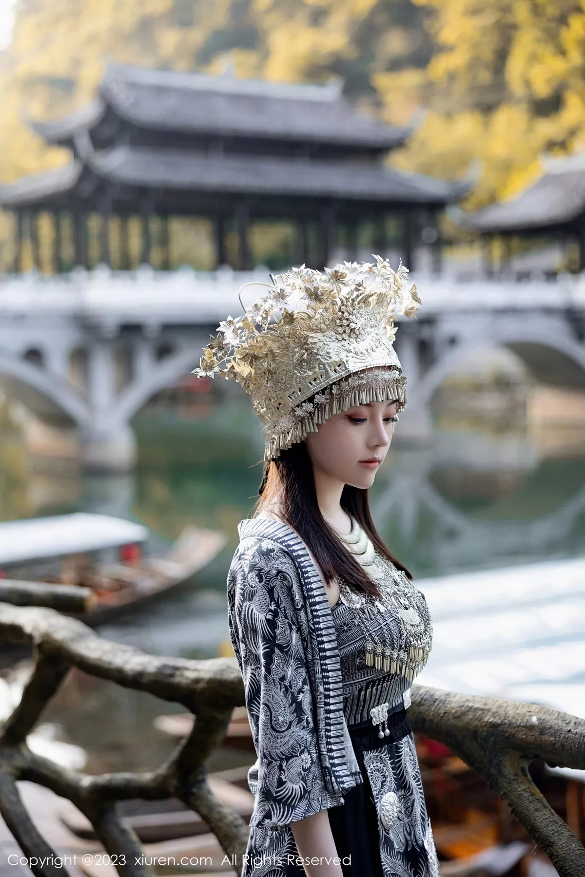 秀人集.com_[XiuRen秀人网]No.7448_模特豆瓣酱户外性感银饰苗族服饰半脱秀丰腴身材完美诱惑写真82P