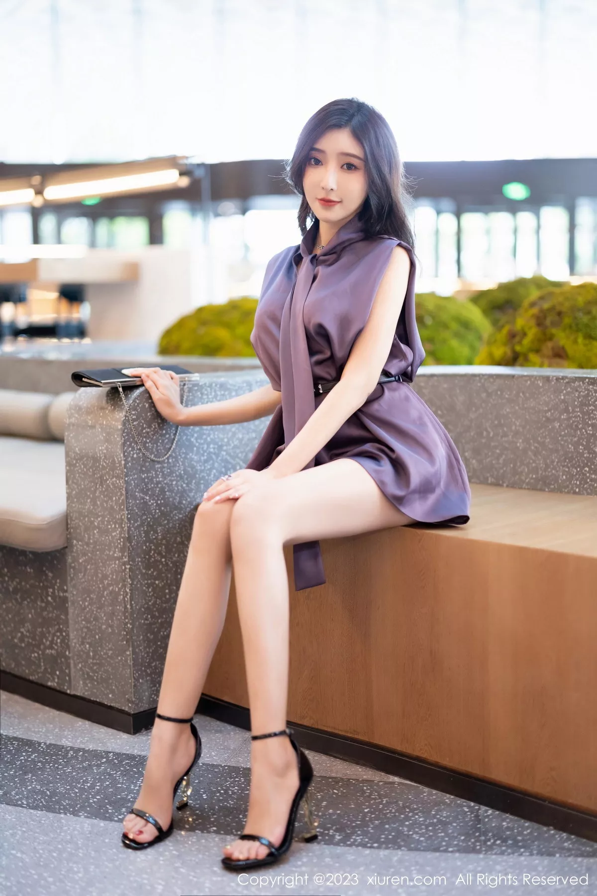 秀人集.com_[XiuRen秀人网]No.7462_女神王馨瑶yanni脱紫色上衣露性感白色蕾丝内衣完美诱惑写真80P