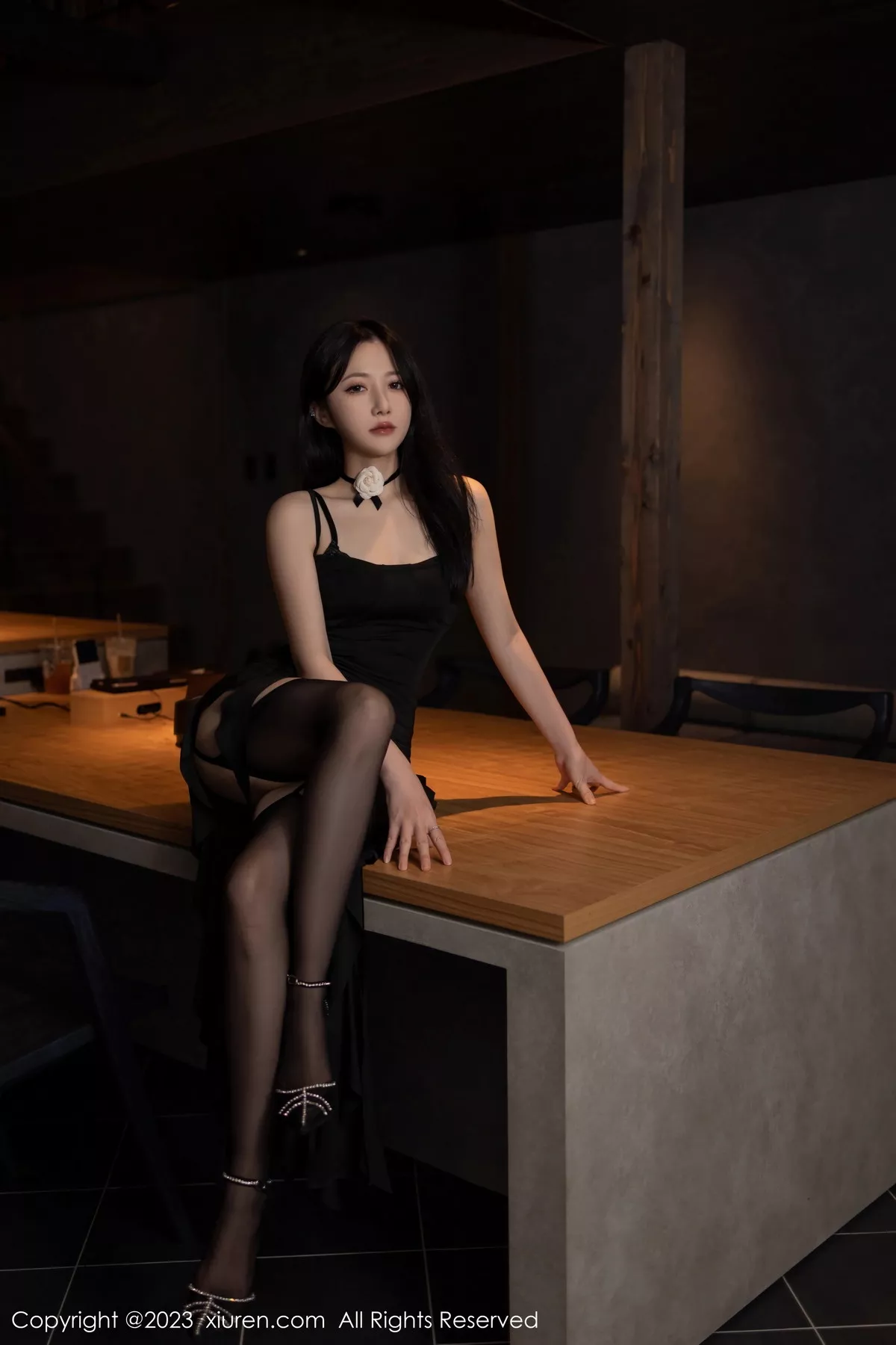 秀人集.com_[XiuRen秀人网]No.7460_模特鱼子酱Fish黑色吊带裙露黑色薄纱内衣秀曼妙身姿诱惑写真81P