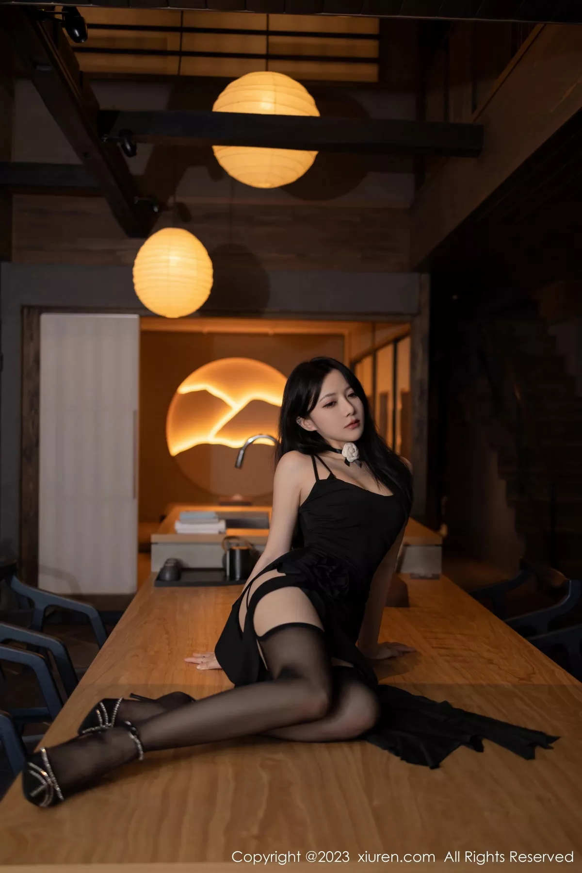 秀人集.com_[XiuRen秀人网]No.7460_模特鱼子酱Fish黑色吊带裙露黑色薄纱内衣秀曼妙身姿诱惑写真81P