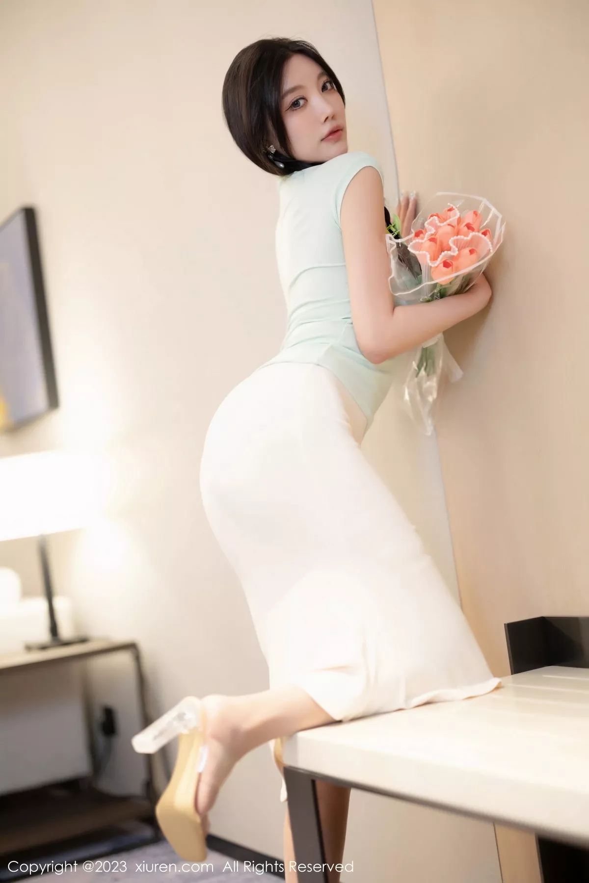 秀人集.com_[XiuRen秀人网]No.7481_女神杨晨晨Yome淡绿色上衣露白色蕾丝内衣秀丰腴身材诱惑写真84P