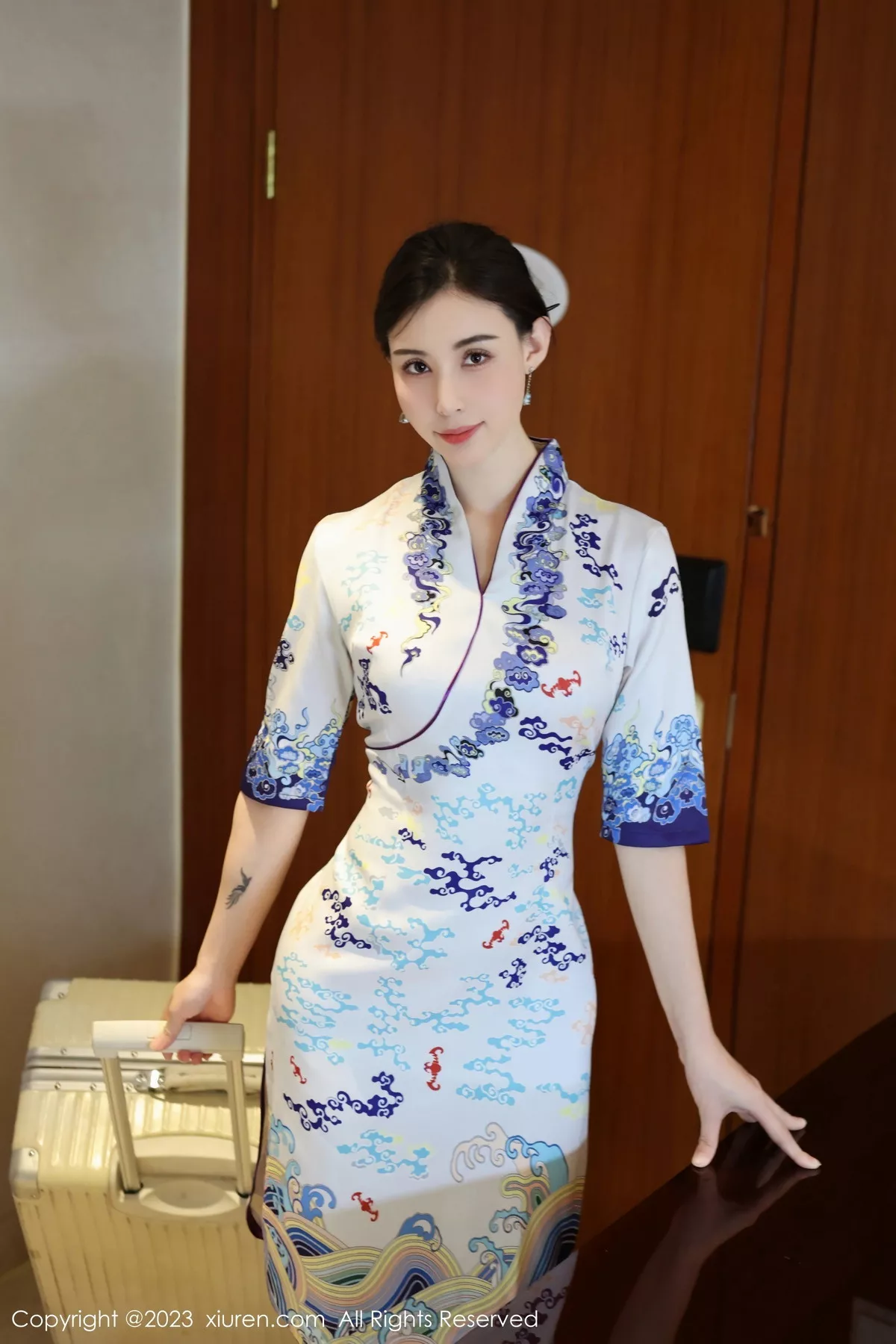 秀人集.com_[XiuRen秀人网]No.7479_模特曼柔性感制服露淡粉色内衣配超薄肉丝秀曼妙身姿诱惑写真102P