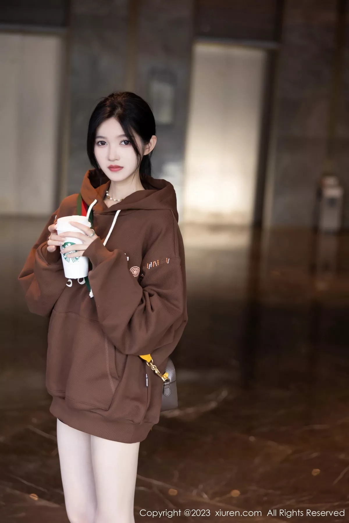 秀人集.com_[XiuRen秀人网]No.7488_模特程程程咖啡色卫衣露淡红内衣配肉丝袜秀曼妙身姿诱惑写真81P