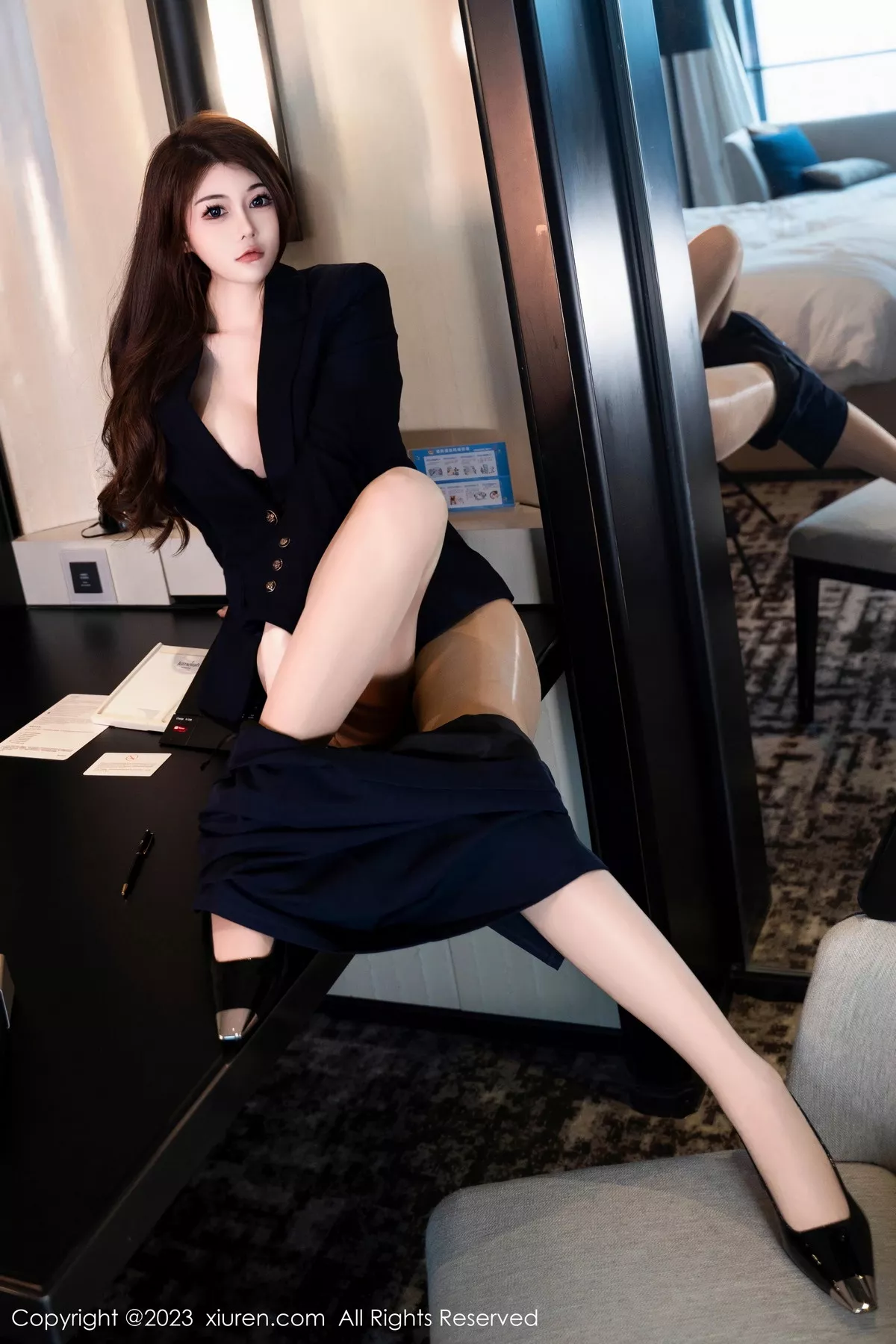 秀人集.com_[XiuRen秀人网]No.7484_模特甜妮性感黑色OL制服配开档肉丝半脱秀惹火身材诱惑写真66P