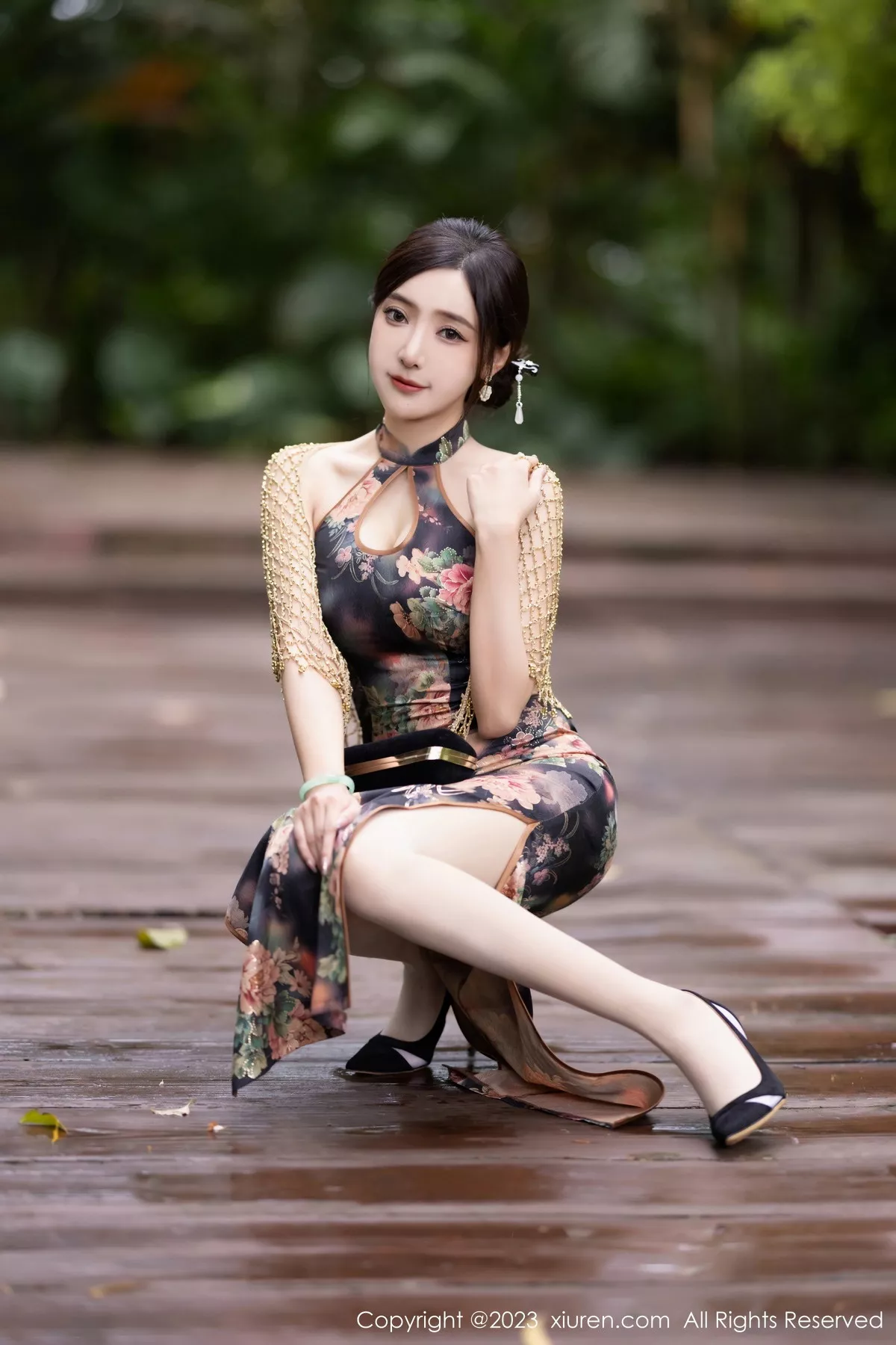 秀人集.com_[XiuRen秀人网]No.7495_女神王馨瑶yanni性感花纹旗袍露淡紫色内衣配开档肉丝诱惑写真81P