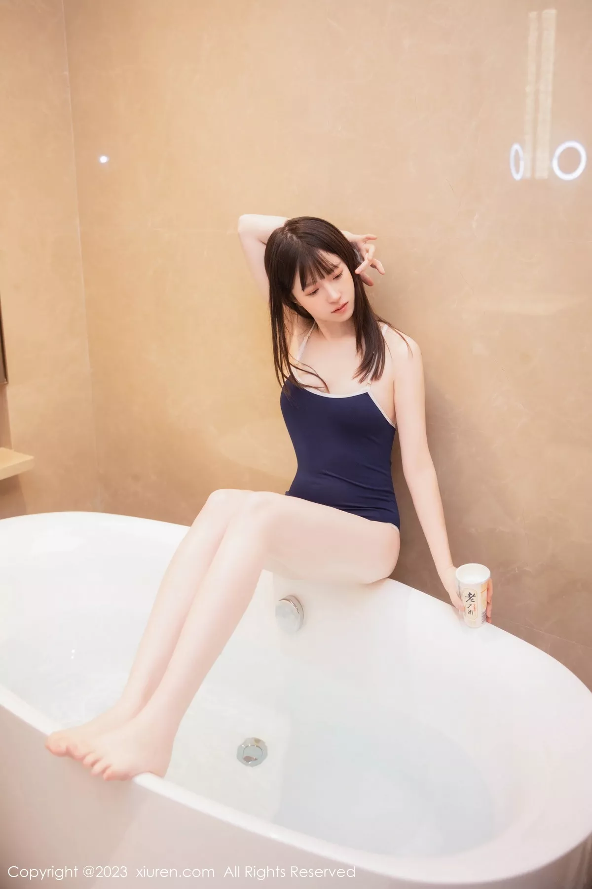 秀人集.com_[XiuRen秀人网]No.7499_模特林悠悠浴室场景性感深蓝吊带高开叉服秀曼妙身姿诱惑写真75P