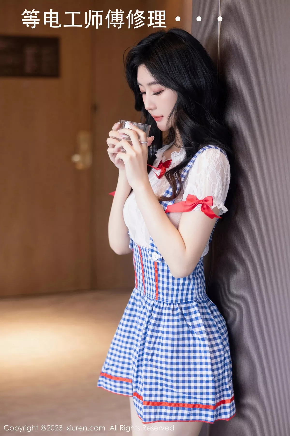 秀人集.com_[XiuRen秀人网]No.7509_模特幼幼性感蓝白格子萝莉裙服饰多面视角秀完美身材诱惑写真110P