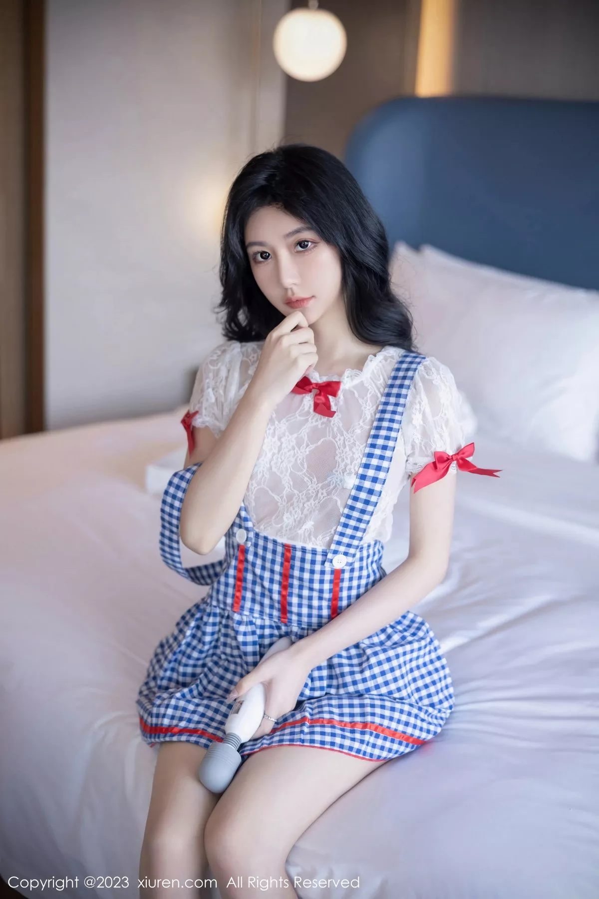 秀人集.com_[XiuRen秀人网]No.7509_模特幼幼性感蓝白格子萝莉裙服饰多面视角秀完美身材诱惑写真110P