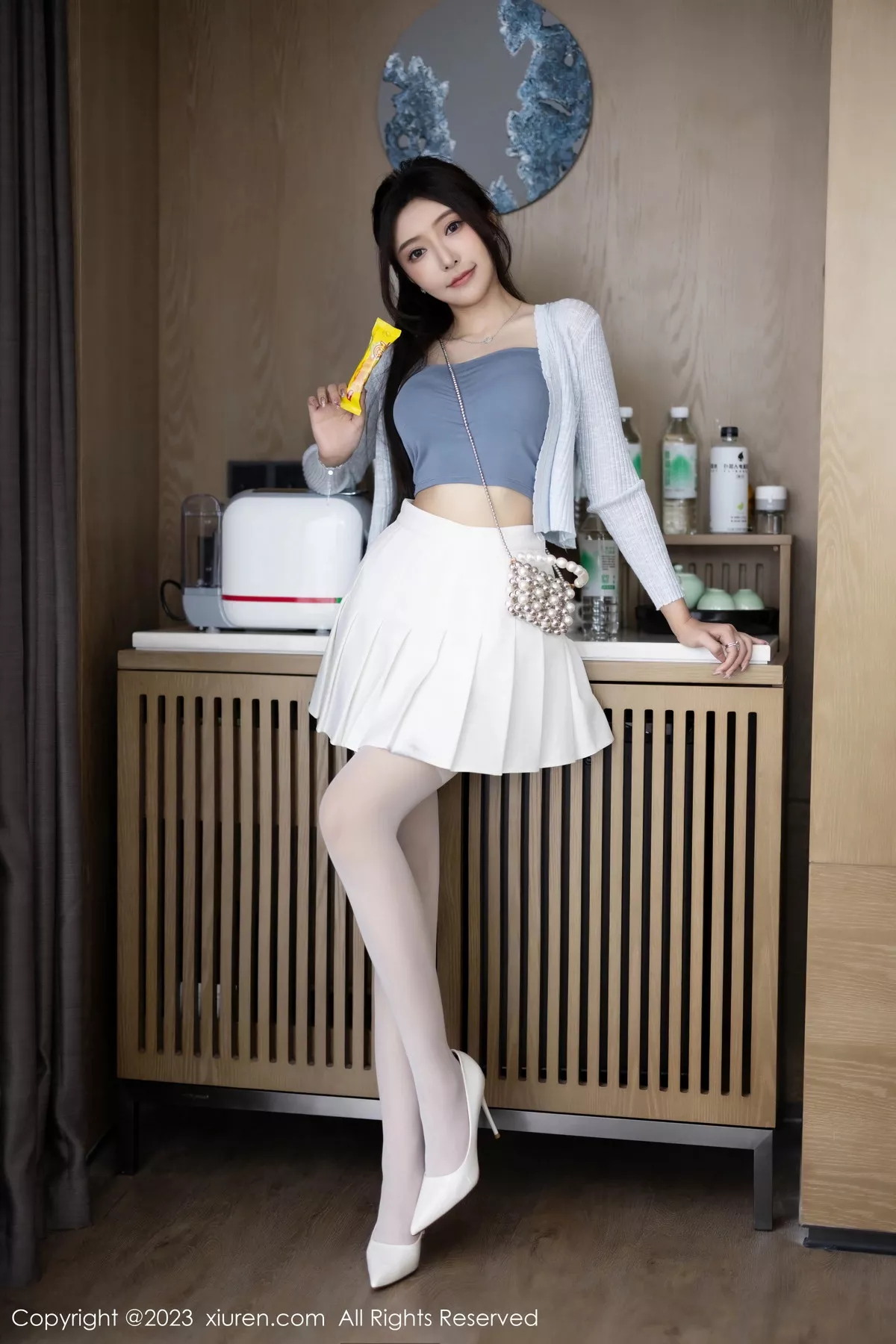 秀人集.com_[XiuRen秀人网]No.7515_女神王馨瑶yanni性感浅色服饰配短裙露白丝吊袜秀美腿诱惑写真82P