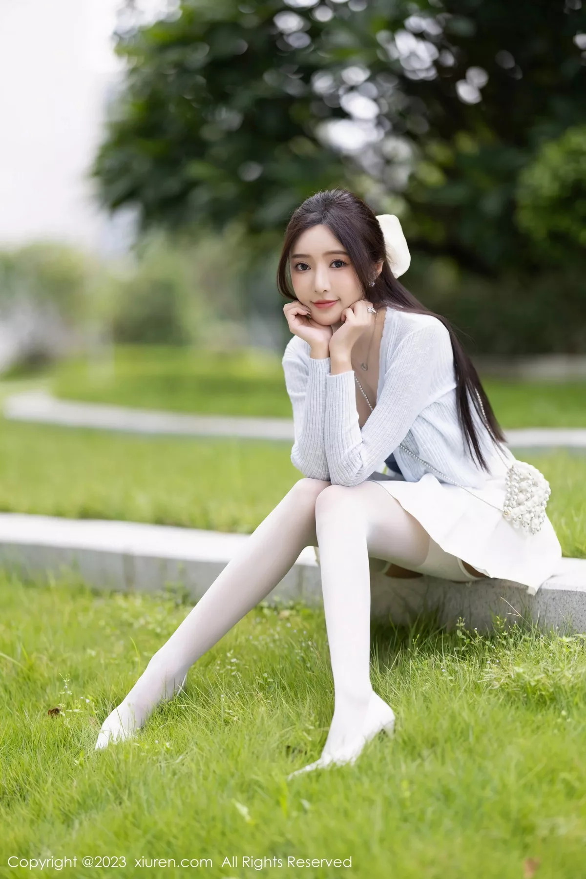 秀人集.com_[XiuRen秀人网]No.7515_女神王馨瑶yanni性感浅色服饰配短裙露白丝吊袜秀美腿诱惑写真82P