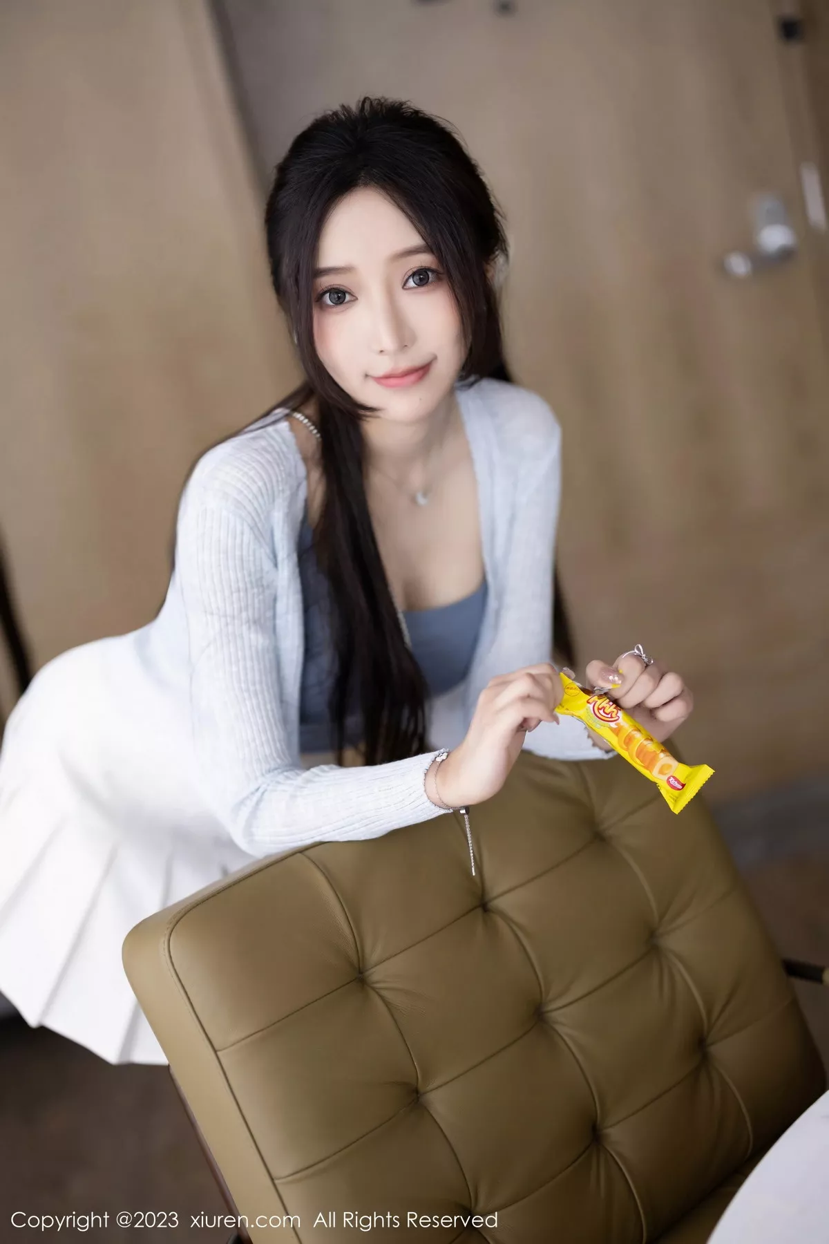 秀人集.com_[XiuRen秀人网]No.7515_女神王馨瑶yanni性感浅色服饰配短裙露白丝吊袜秀美腿诱惑写真82P