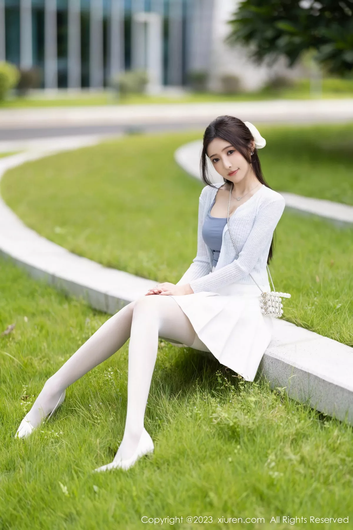 秀人集.com_[XiuRen秀人网]No.7515_女神王馨瑶yanni性感浅色服饰配短裙露白丝吊袜秀美腿诱惑写真82P