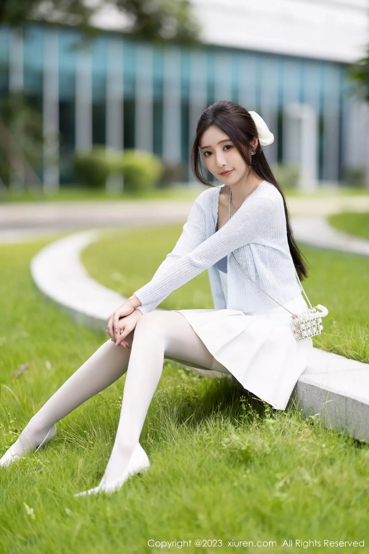 秀人集.com_[XiuRen秀人网]No.7515_女神王馨瑶yanni性感浅色服饰配短裙露白丝吊袜秀美腿诱惑写真82P