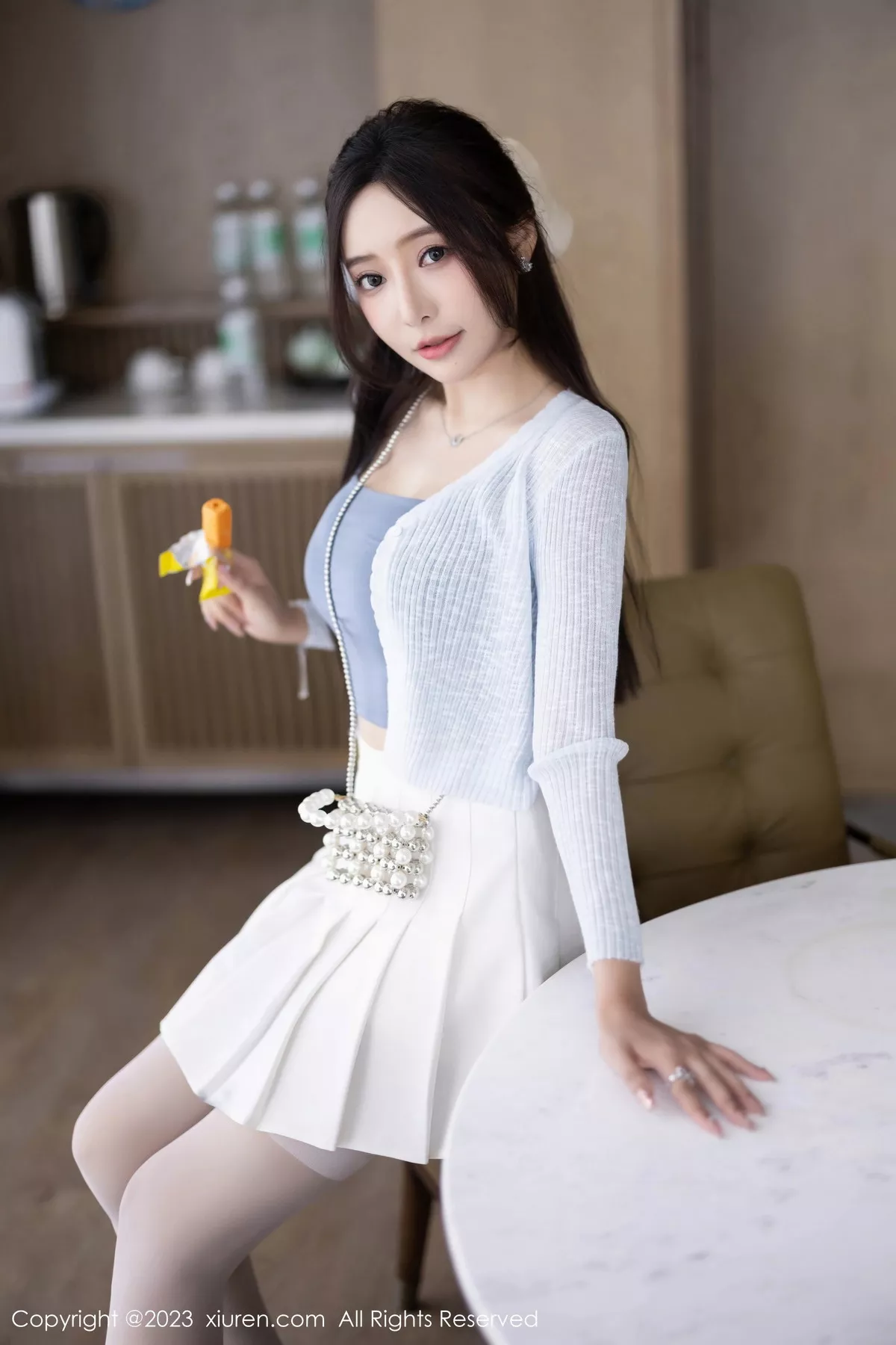 秀人集.com_[XiuRen秀人网]No.7515_女神王馨瑶yanni性感浅色服饰配短裙露白丝吊袜秀美腿诱惑写真82P