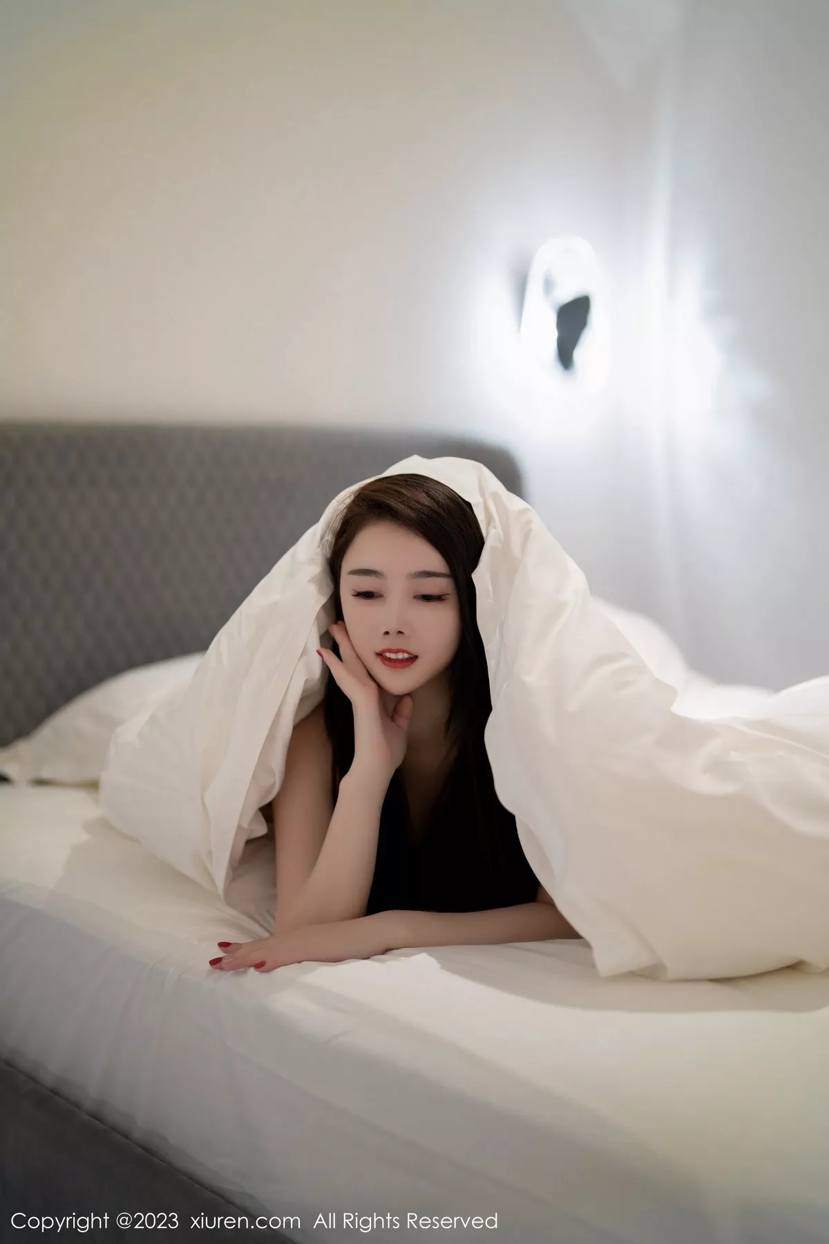 秀人集.com_[XiuRen秀人网]No.7517_模特Summer宝宝红色露肩连衣长裙配肉丝袜秀曼妙身姿诱惑写真62P