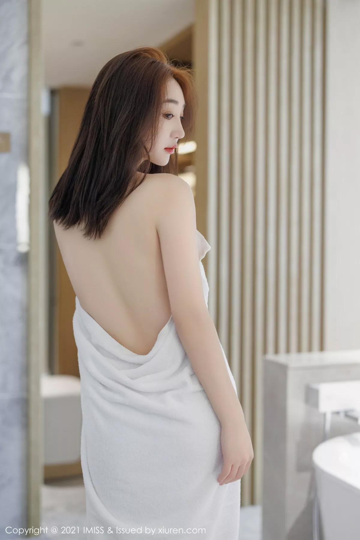 秀人集.com_[IMISS爱蜜社]Vol.751_模特九月生性感黑色连衣裙露白色内衣秀曼妙身姿迷人诱惑写真50P