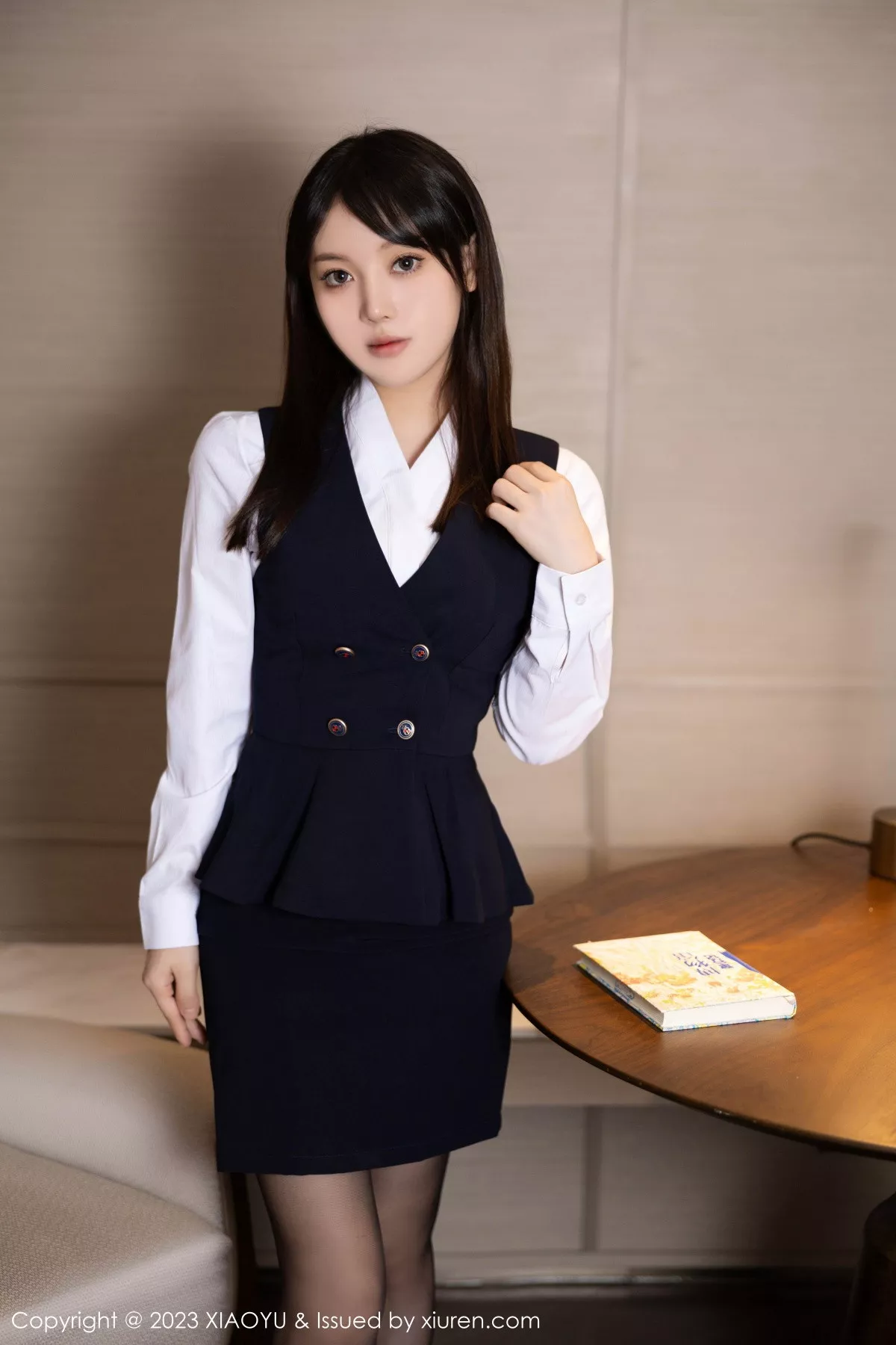 秀人集.com_[XiaoYu画语界]Vol.1113_模特豆瓣酱脱深色OL服饰露性感黑色内衣秀丰满身材诱惑写真83P