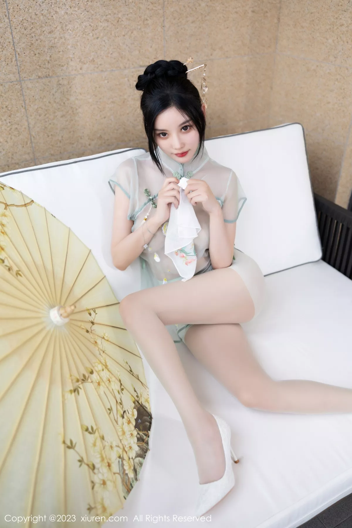 秀人集.com_[XiuRen秀人网]No.7410_女神杨晨晨Yome淡绿连衣长裙+轻透薄纱情趣旗袍惹火诱惑写真82P