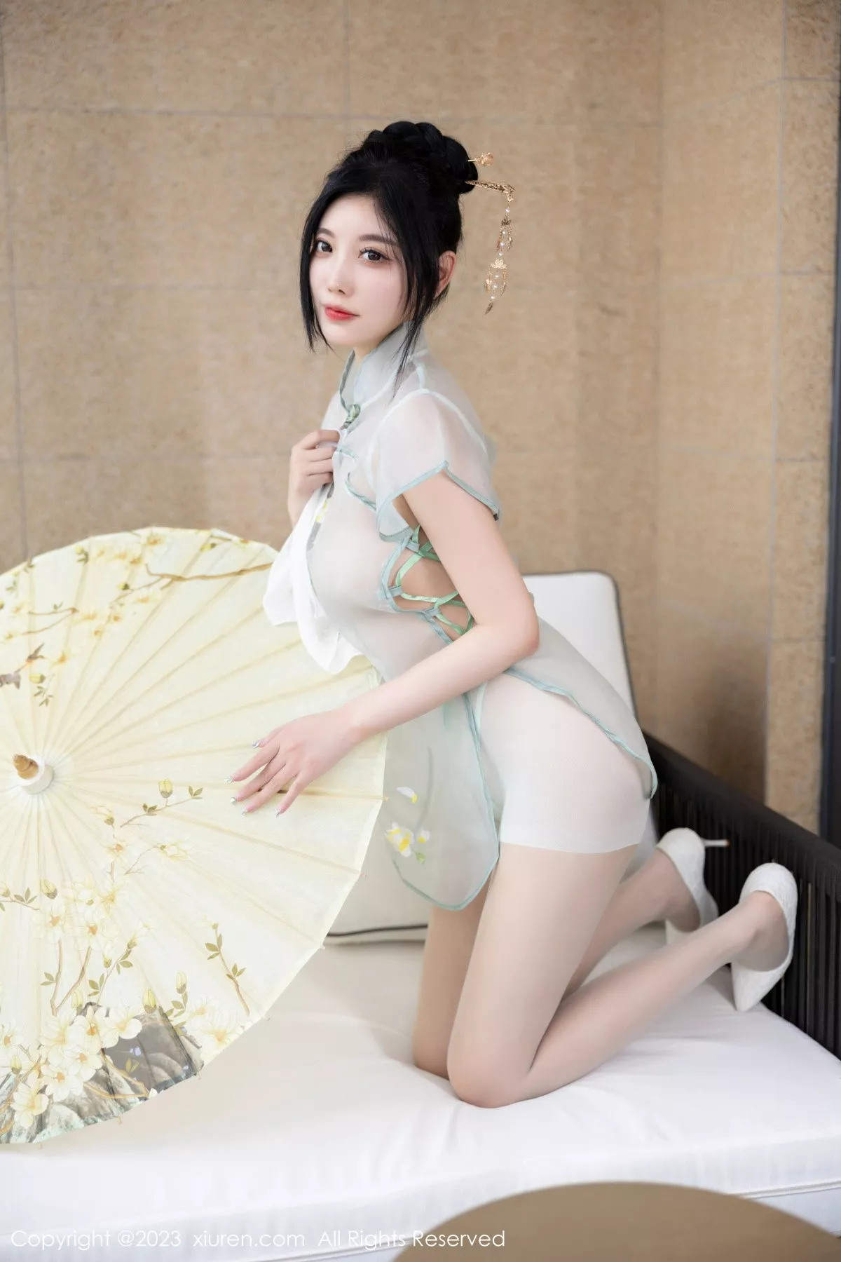 秀人集.com_[XiuRen秀人网]No.7410_女神杨晨晨Yome淡绿连衣长裙+轻透薄纱情趣旗袍惹火诱惑写真82P