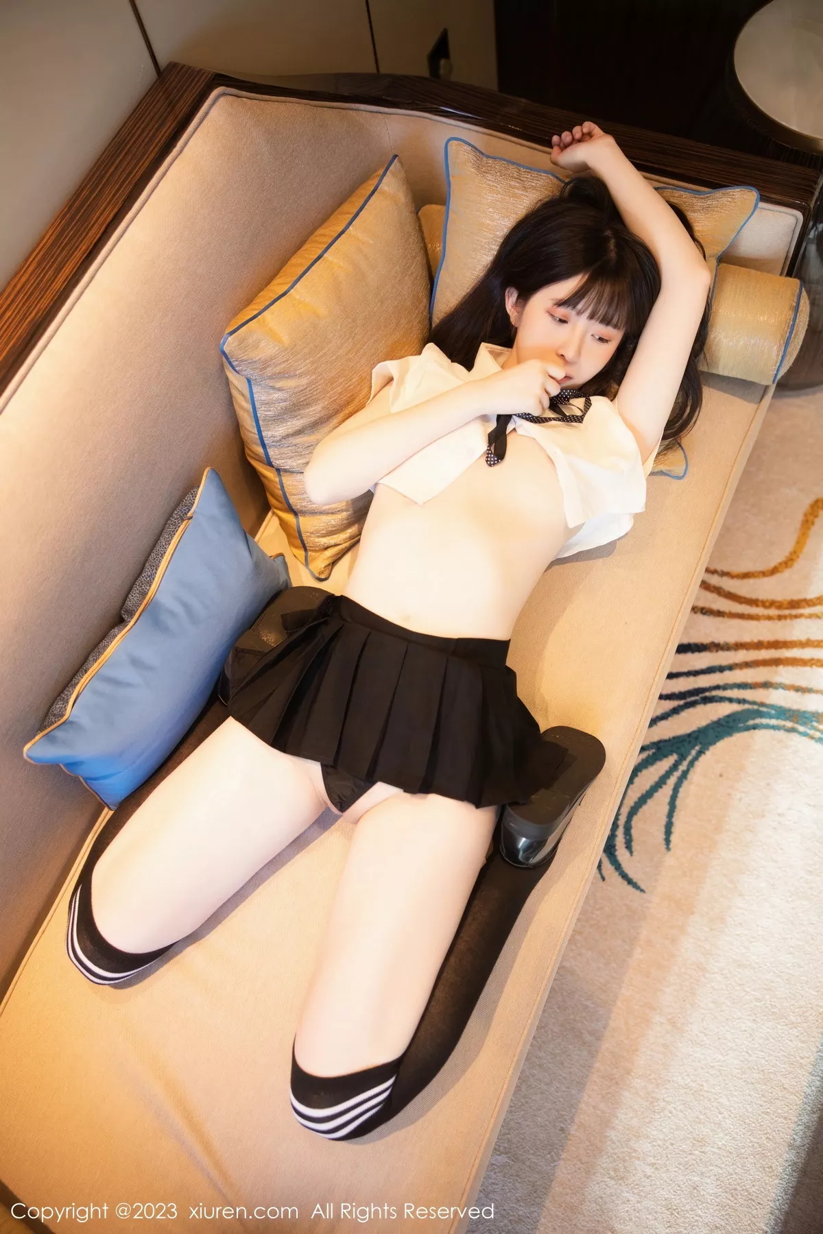 秀人集.com_[XiuRen秀人网]No.7534_模特林悠悠性感短款白T配黑色短裙半撩秀翘臀美腿惹火诱惑写真81P