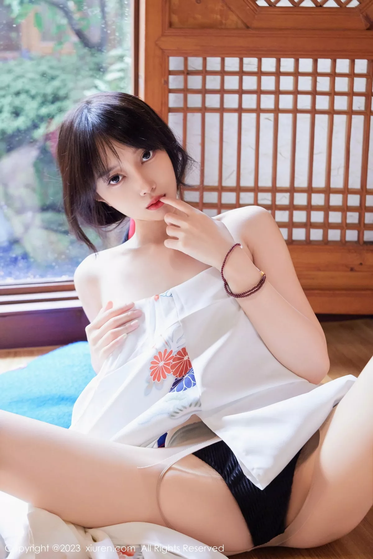 秀人集.com_[XiuRen秀人网]No.7610_模特玥儿玥er性感白色日式和服配开档肉丝秀完美身材诱惑写真60P