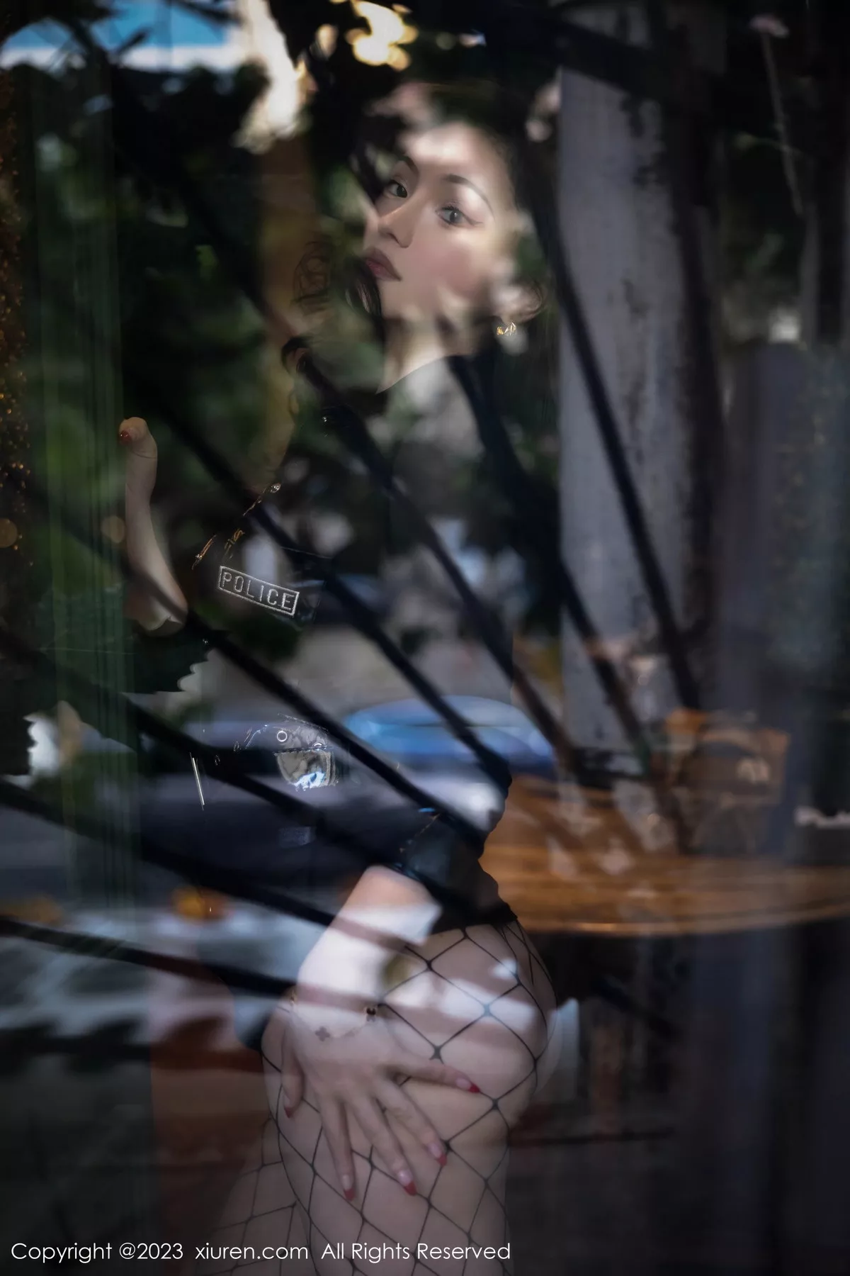 秀人集.com_[XiuRen秀人网]No.7607_新人模特Nanyo黑色露背连衣裙配黑丝渔网秀曼妙身姿诱惑写真54P