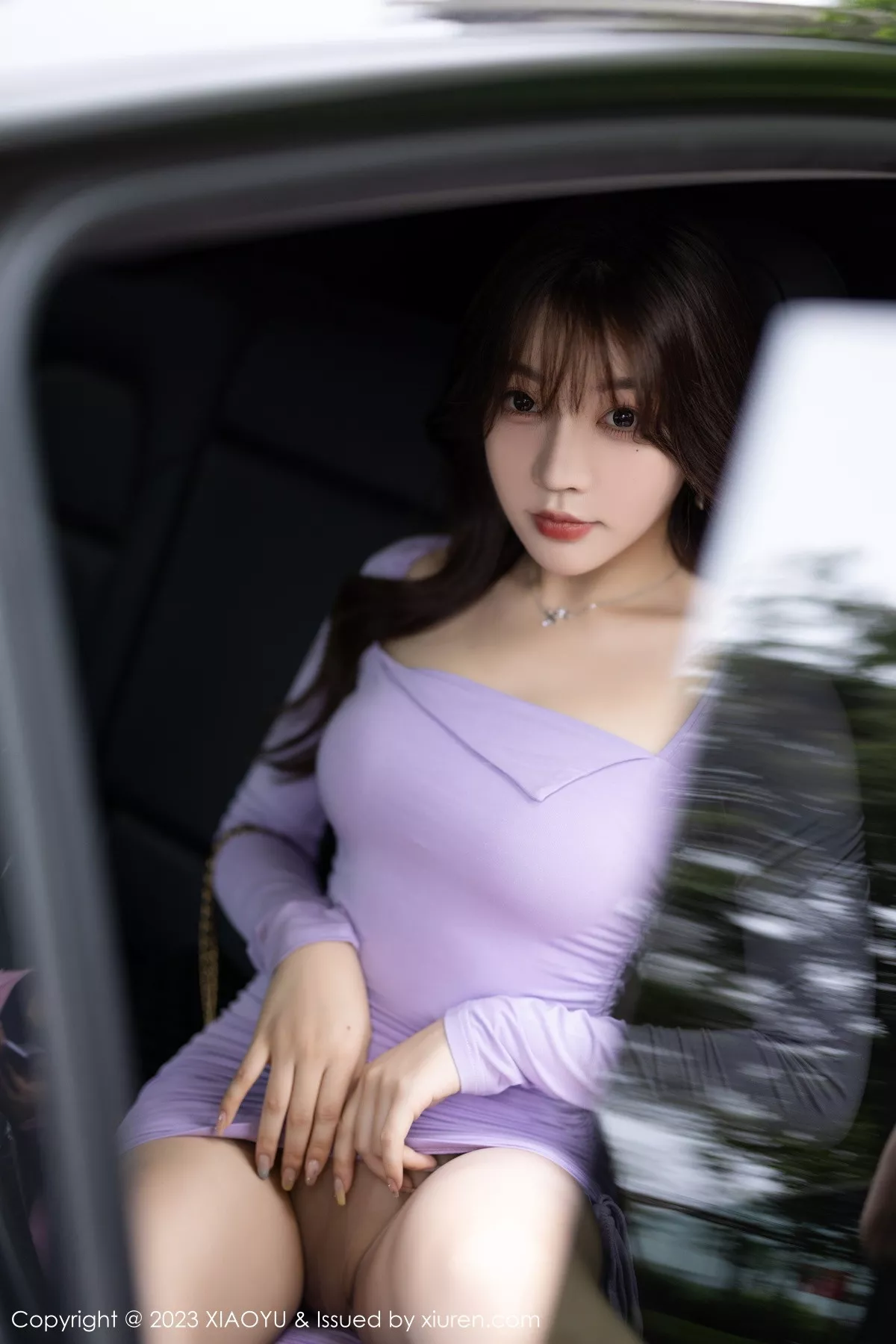 秀人集.com_[XiaoYu画语界]Vol.1140_女神徐莉芝Booty性感淡紫色连衣裙配超薄无内肉丝惹火诱惑写真87P