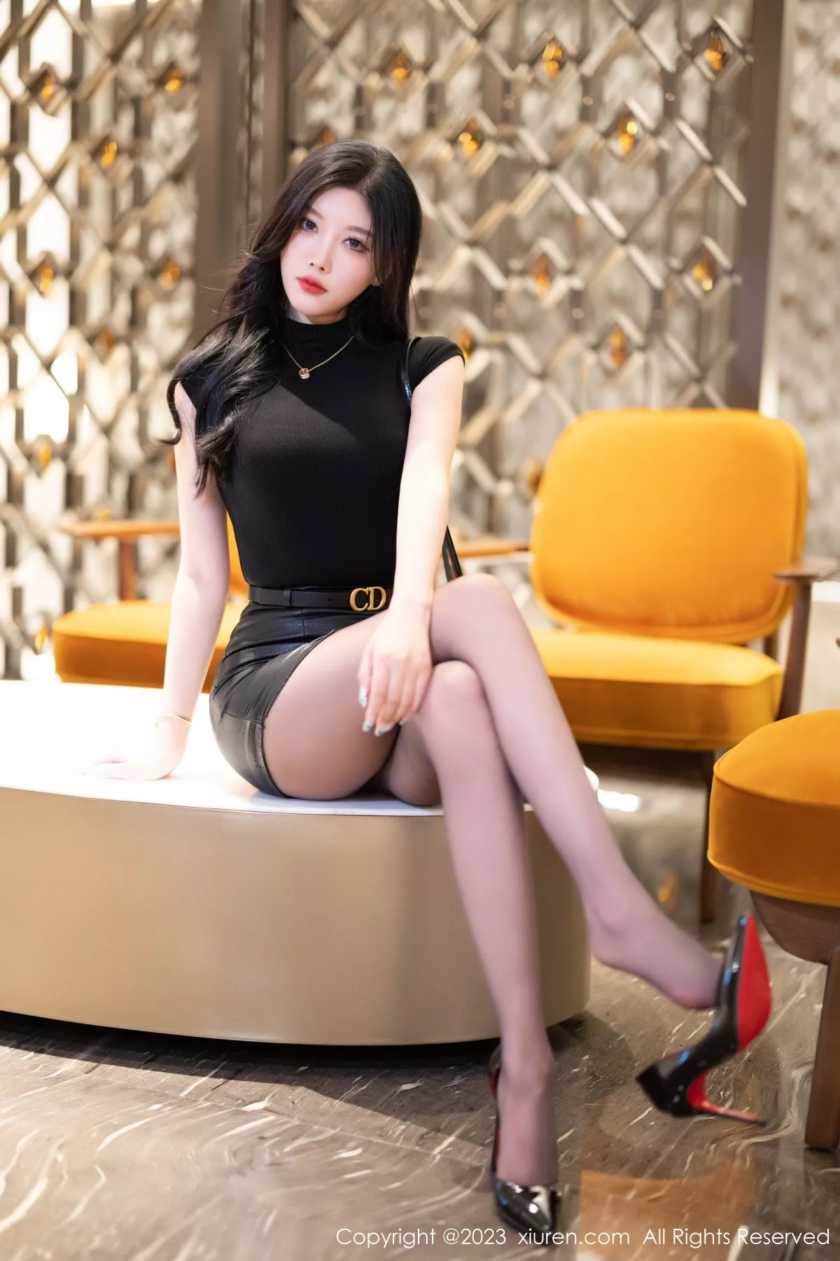 秀人集.com_[XiuRen秀人网]No.7627_女神杨晨晨Yome性感黑色上衣配黑短裙露超薄无内黑丝魅惑写真90P